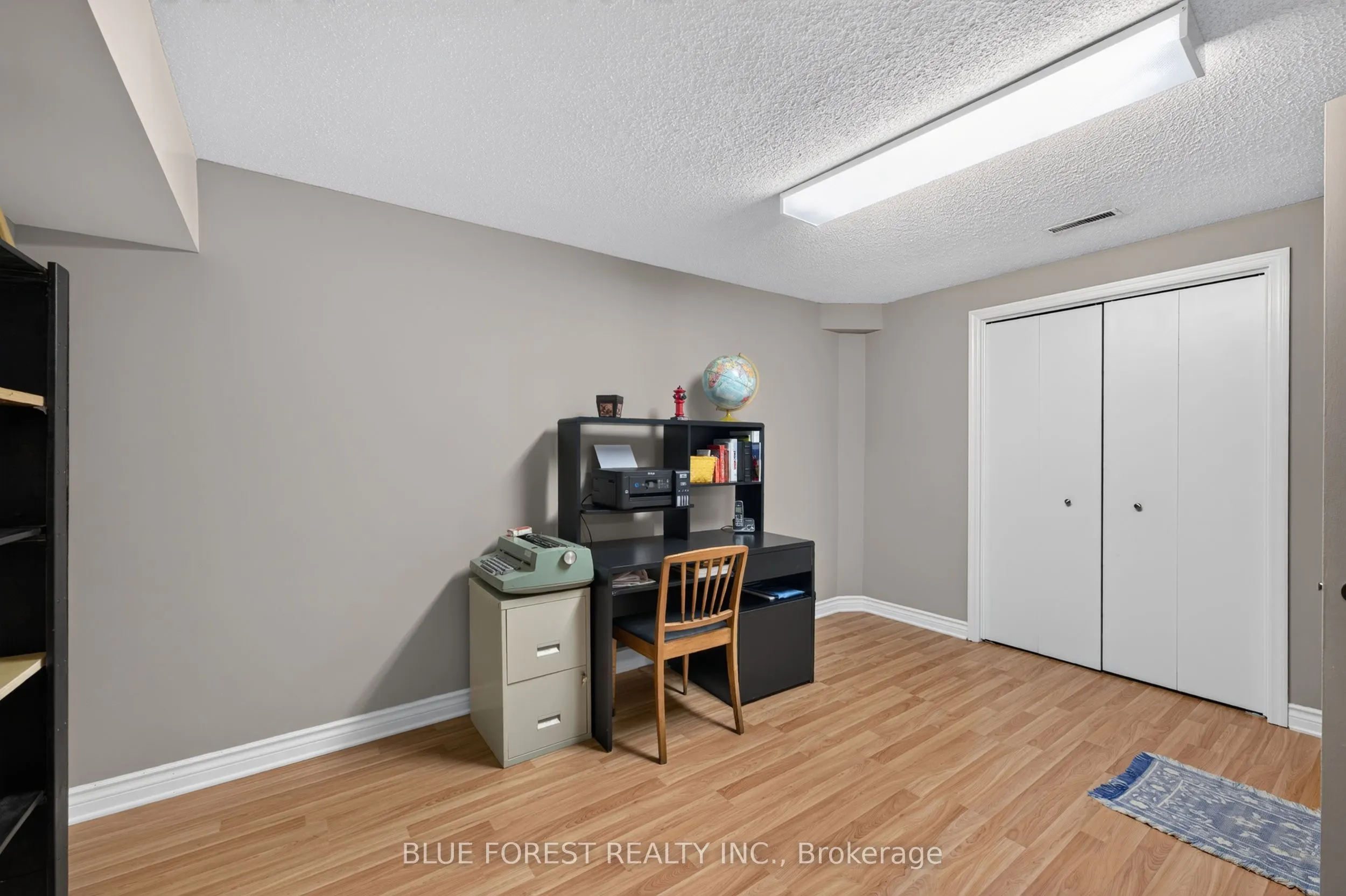 1039 Country Club Court