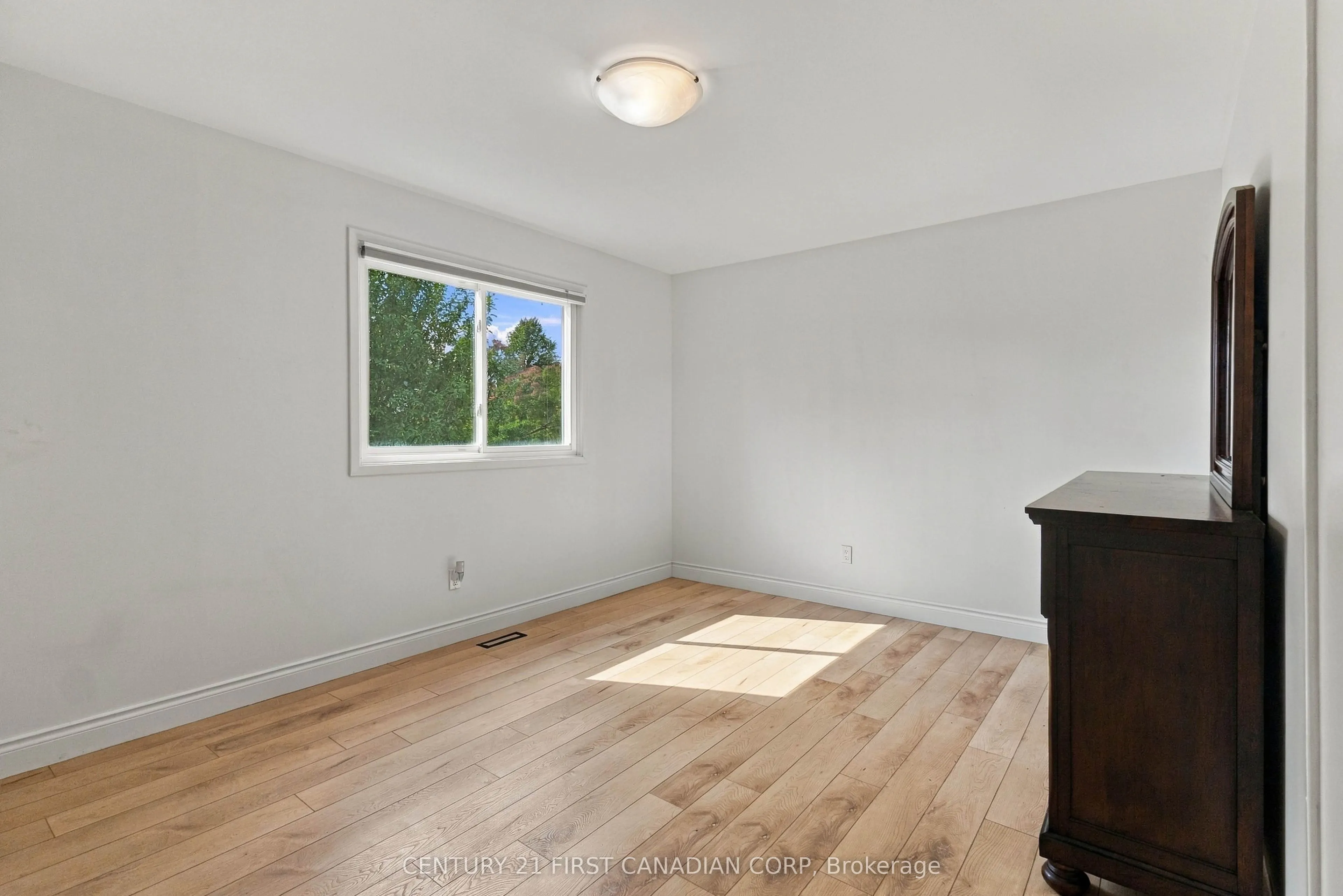 17 ARCHER Crescent