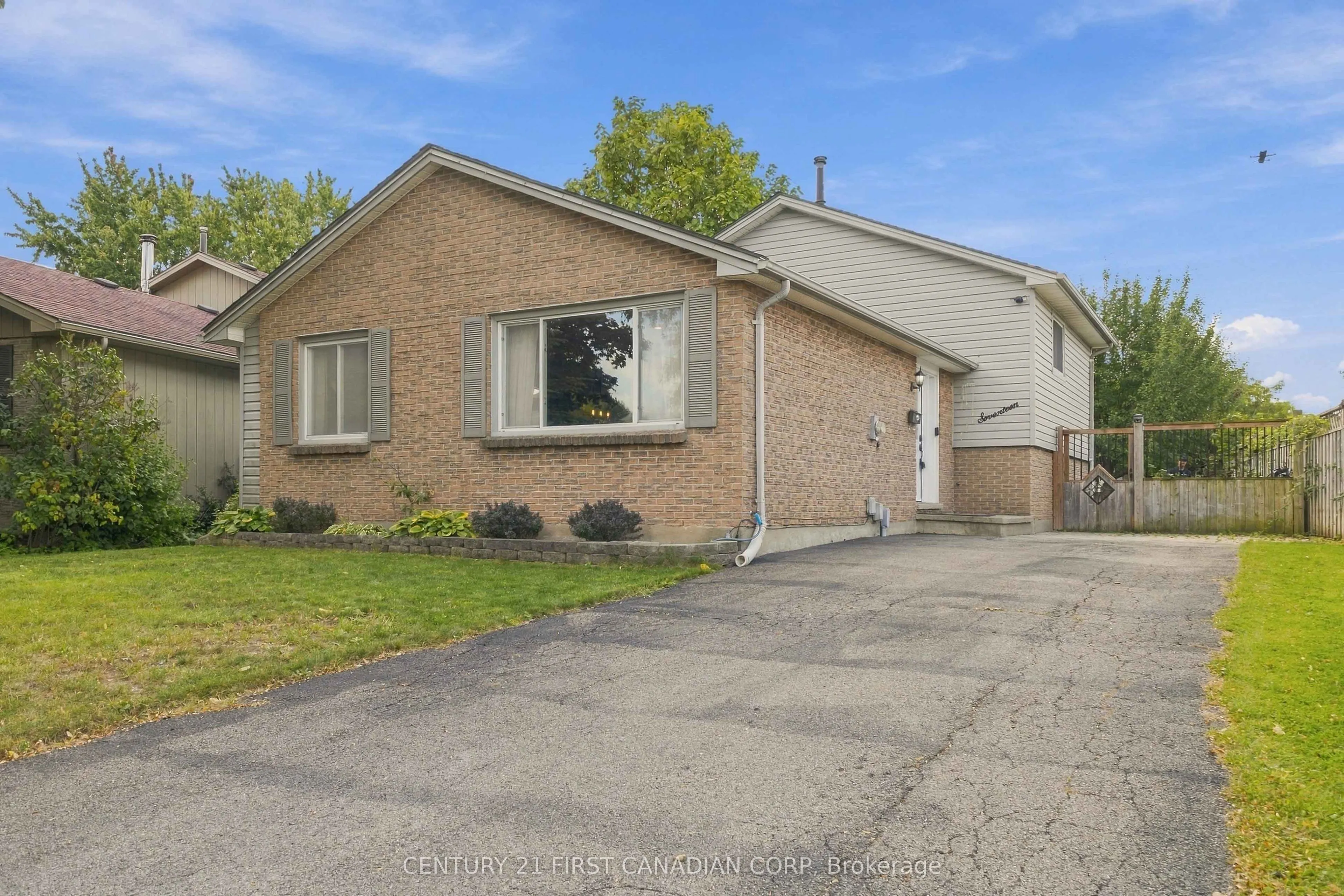 17 ARCHER Crescent