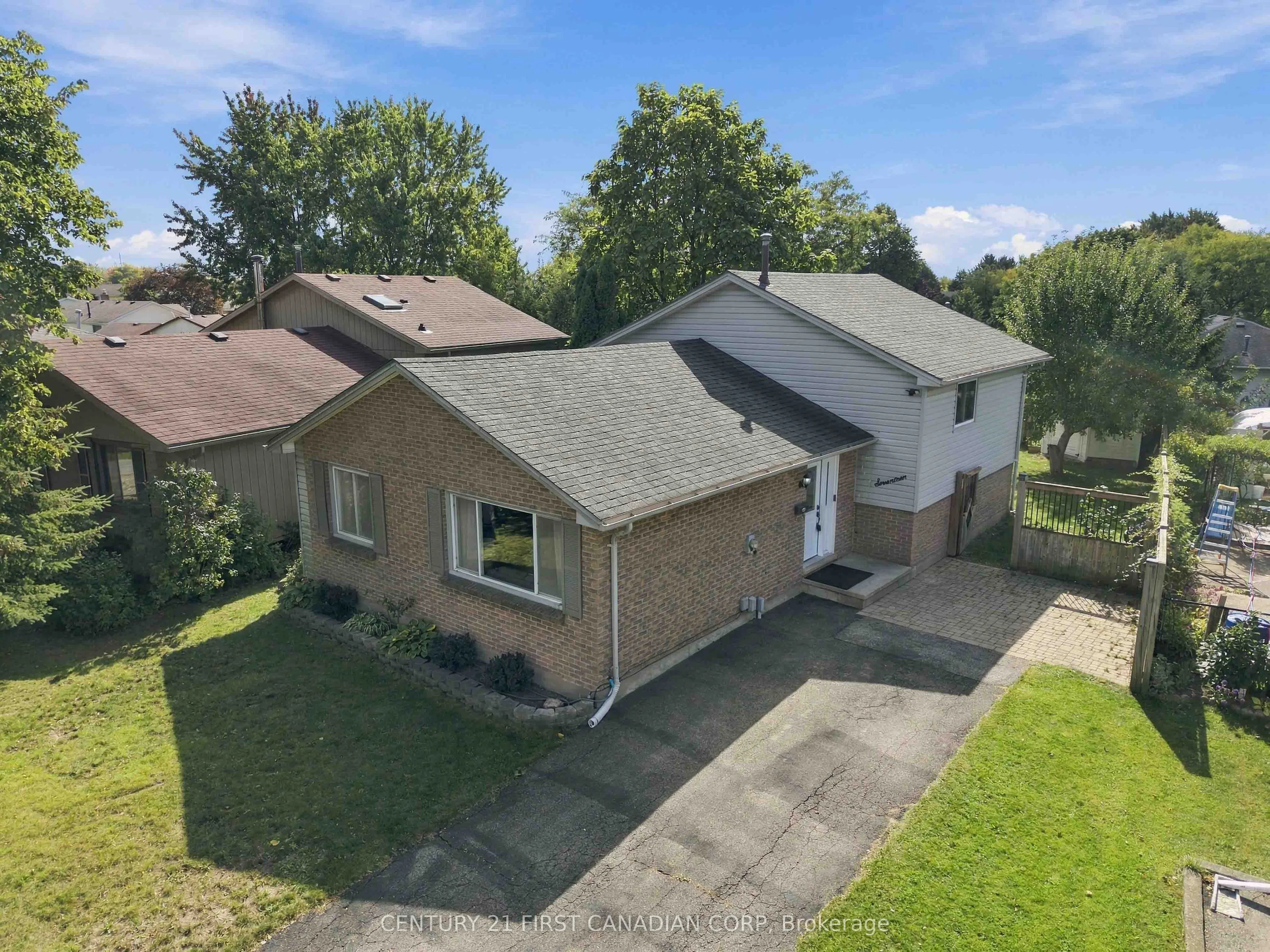 17 ARCHER Crescent