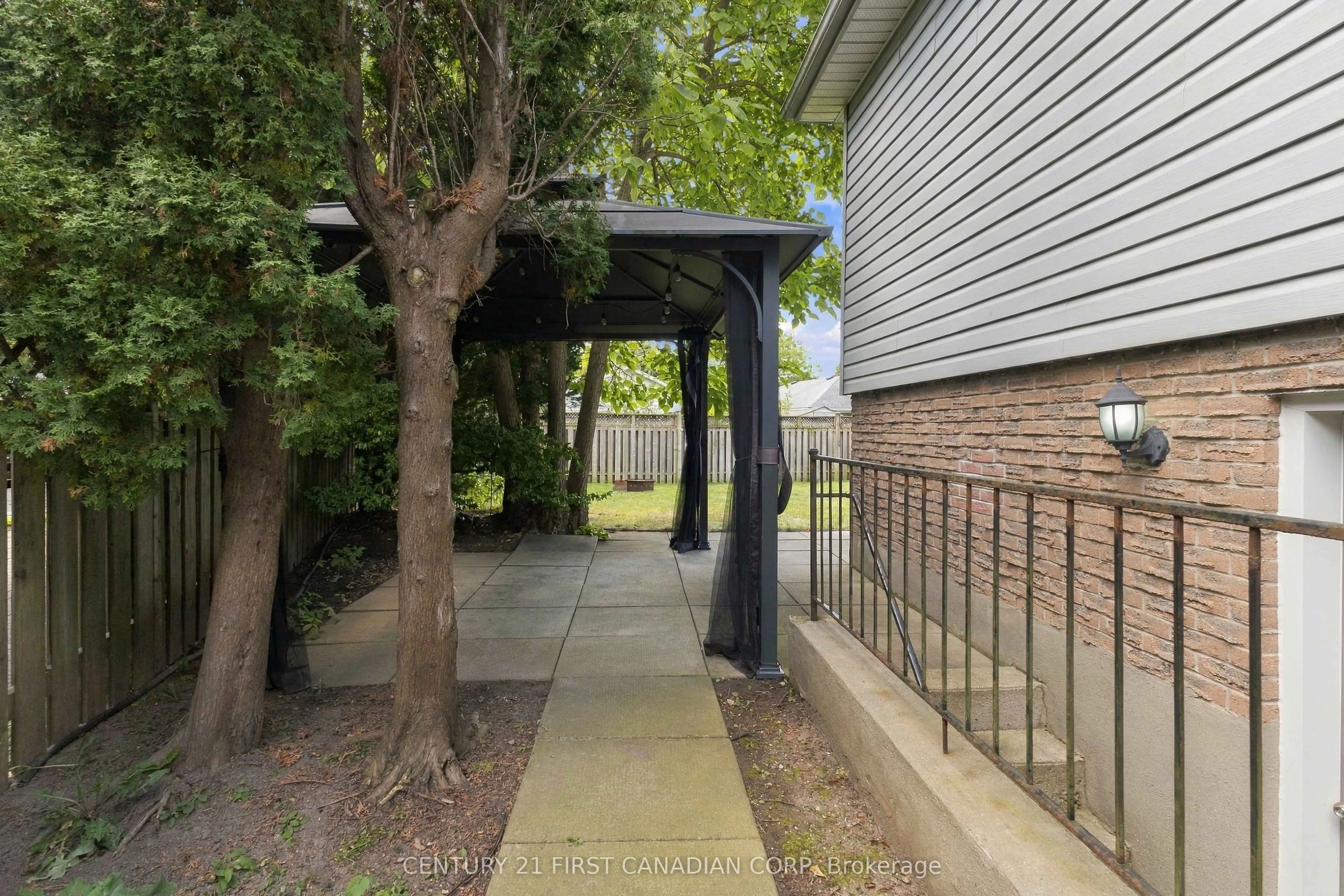 17 ARCHER Crescent