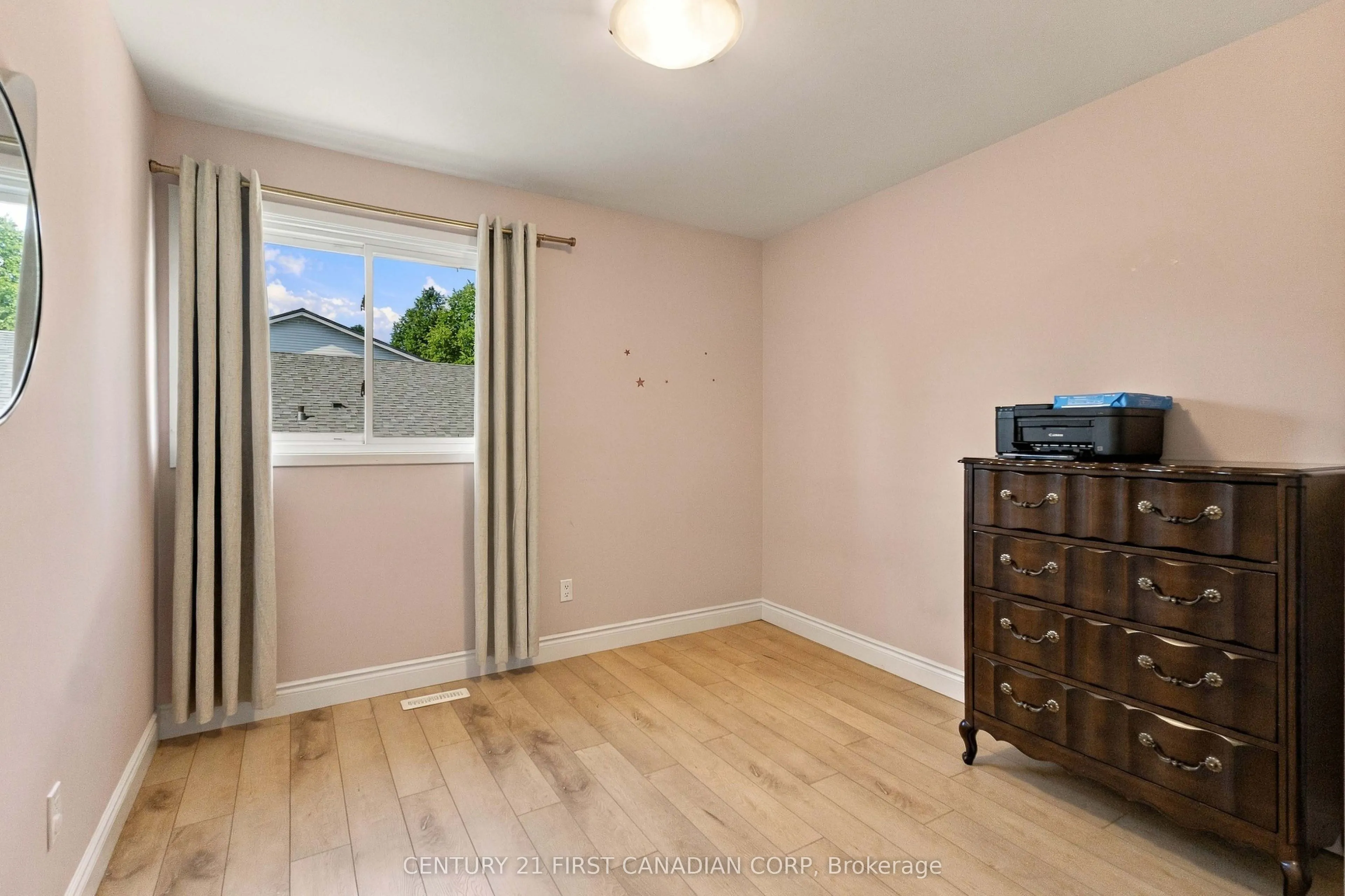 17 ARCHER Crescent