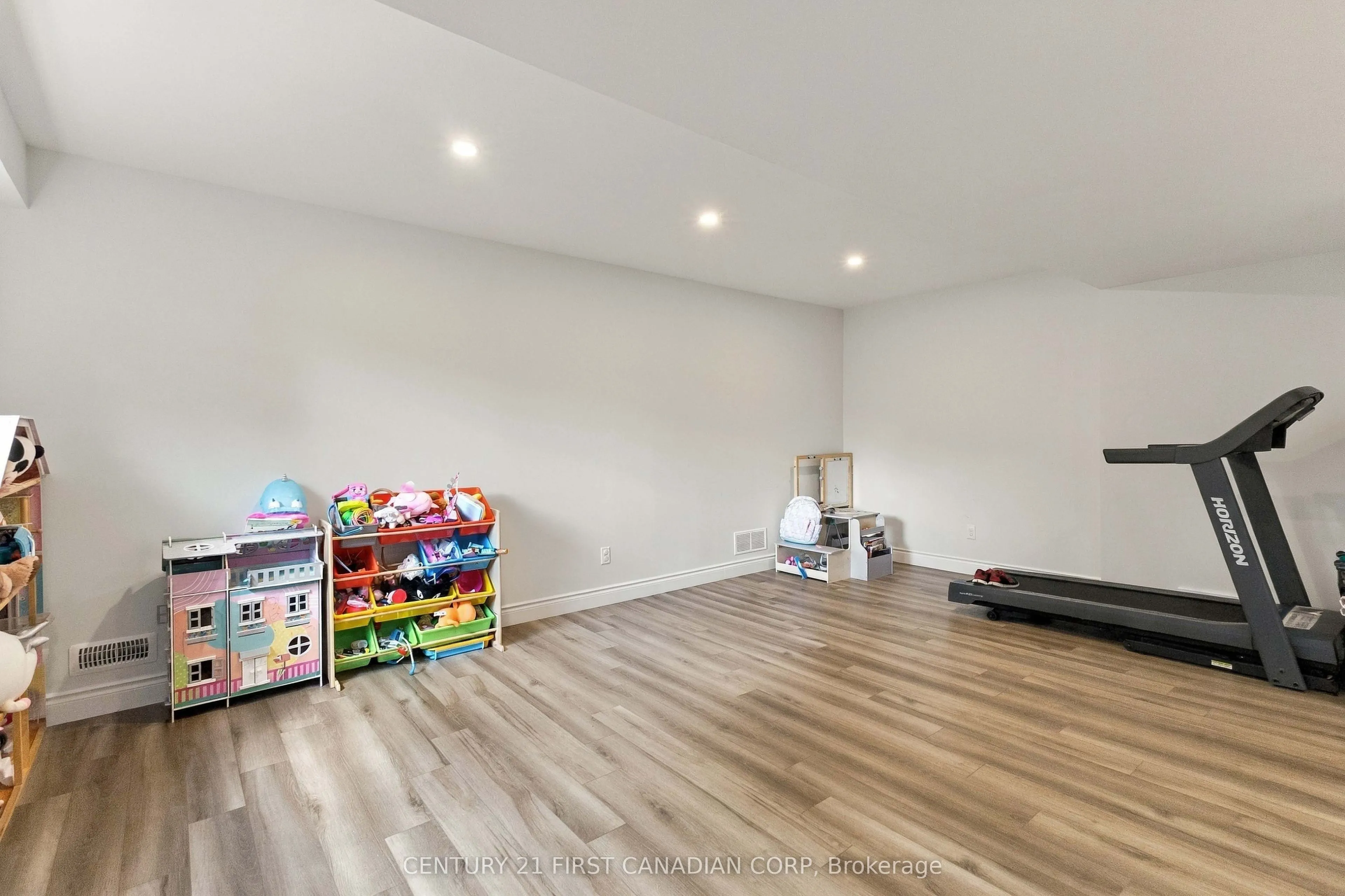 17 ARCHER Crescent