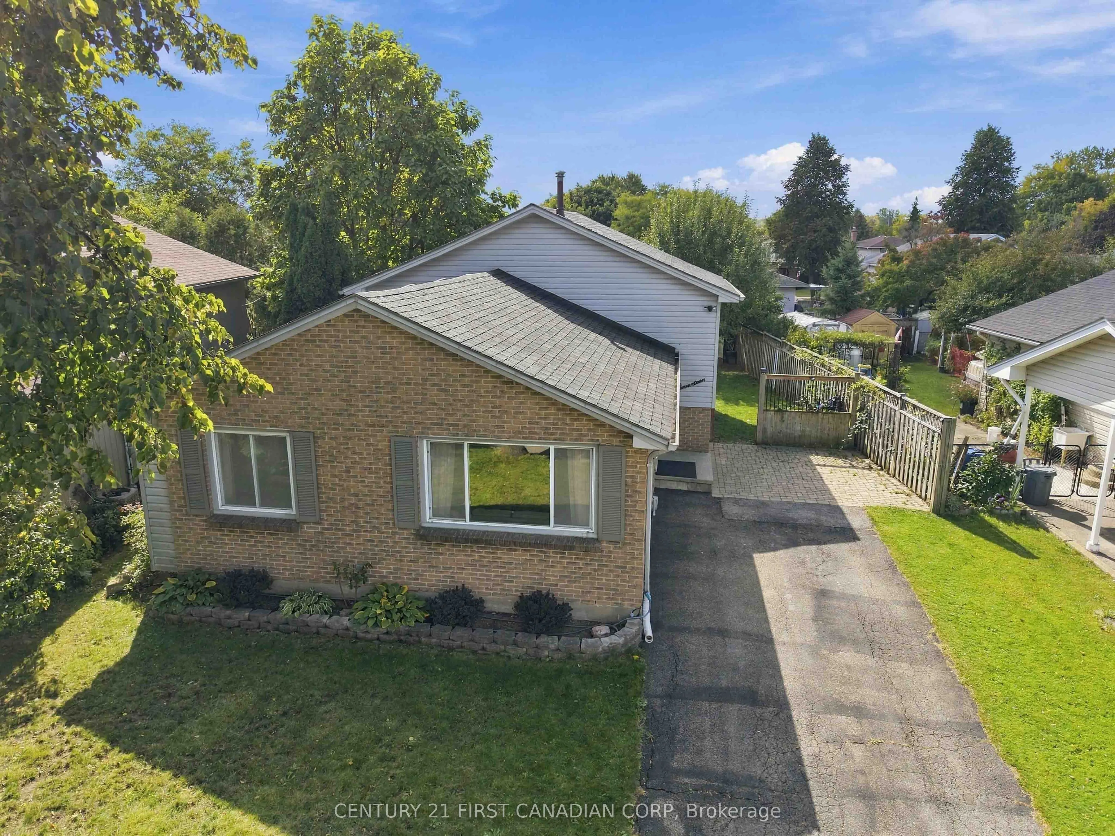 17 ARCHER Crescent