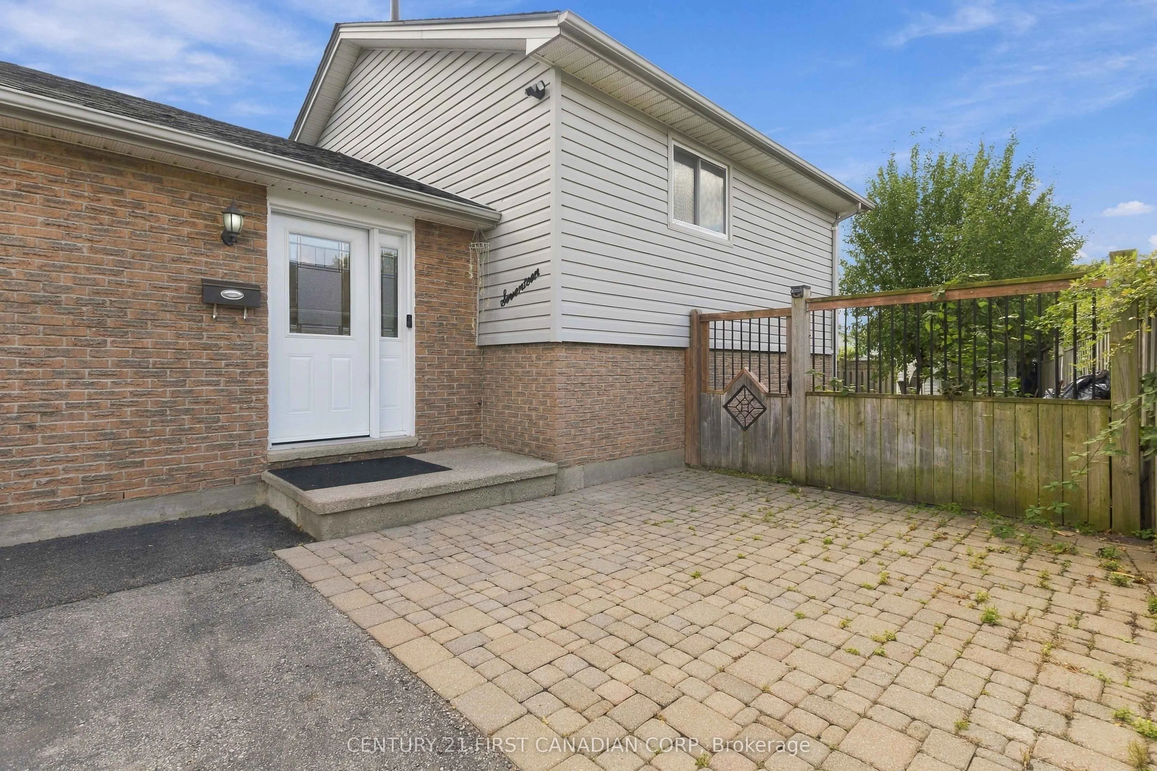 17 ARCHER Crescent