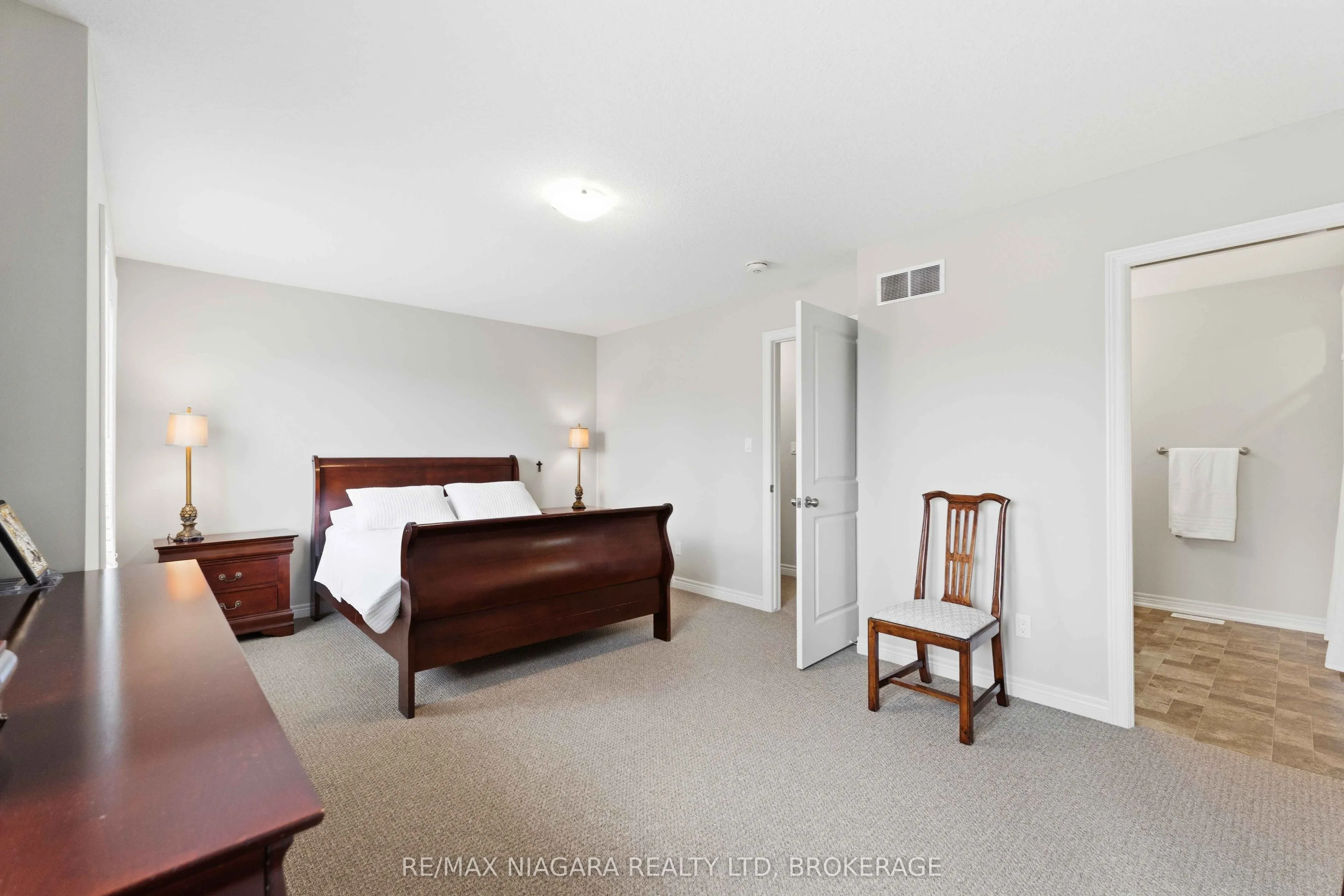 23B Bloomfield Avenue