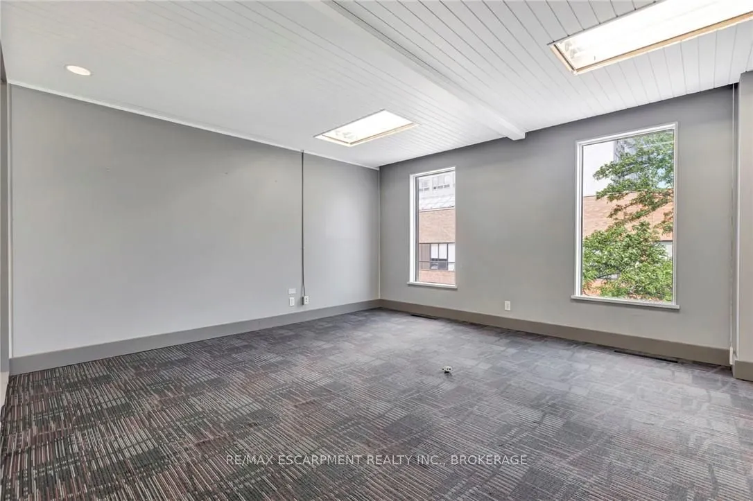 380 King Street E
