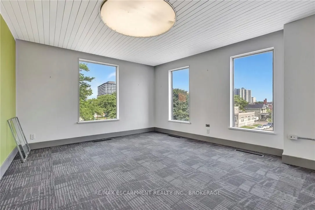 380 King Street E
