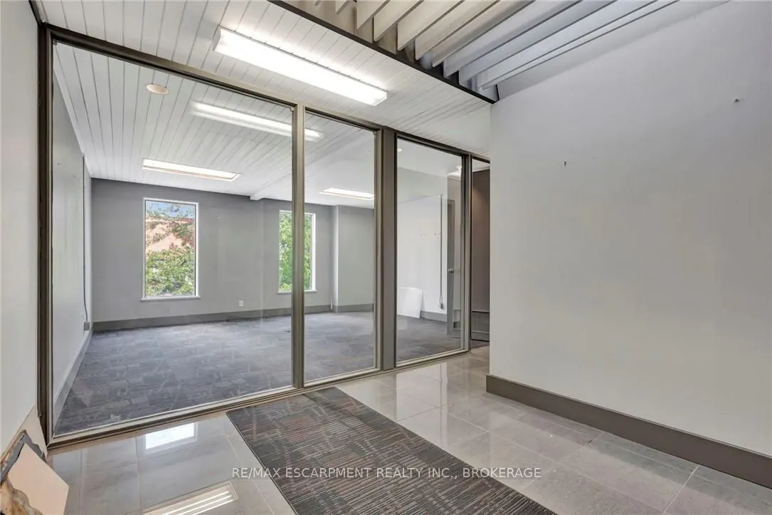 380 King Street E