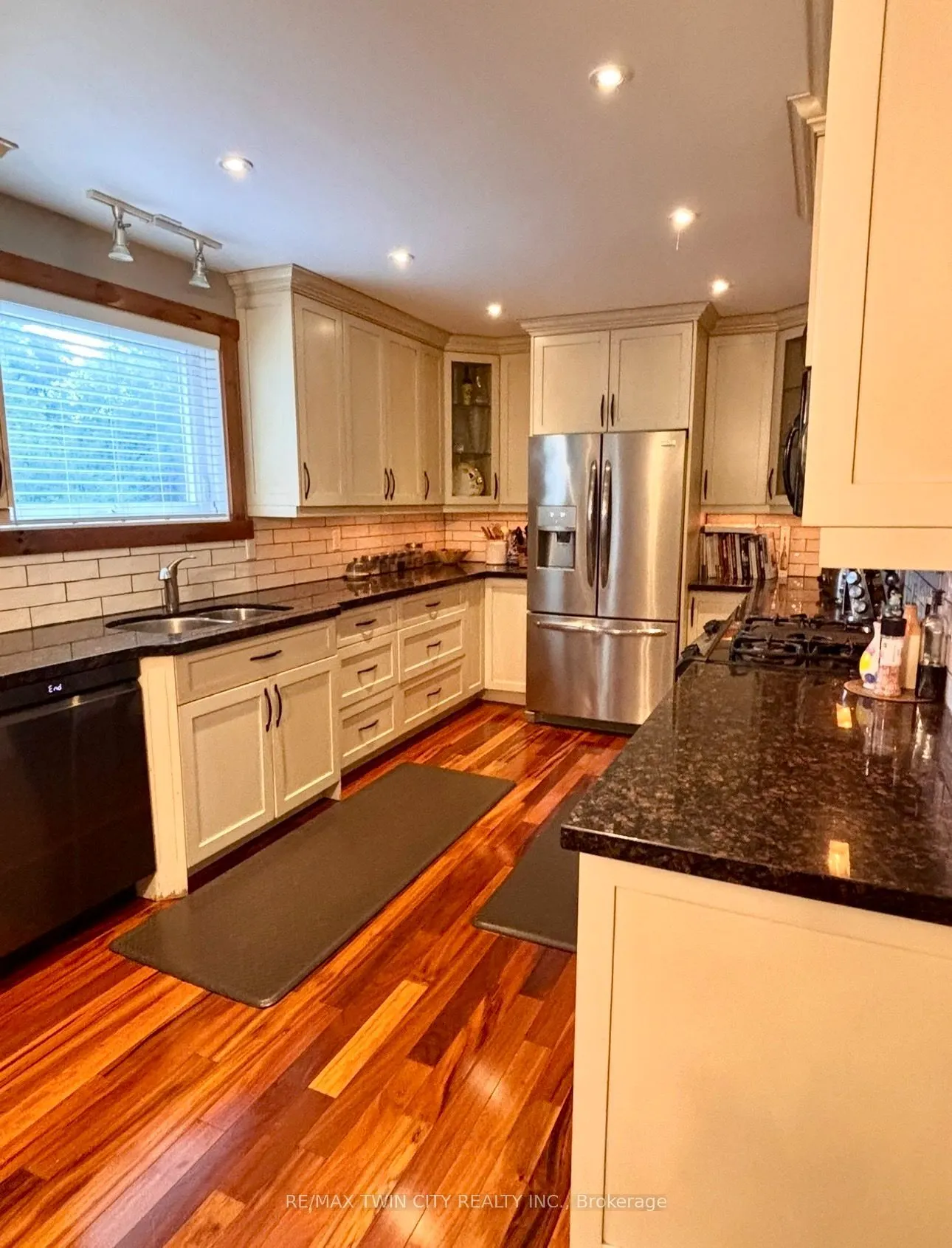 136 Carmichael Crescent