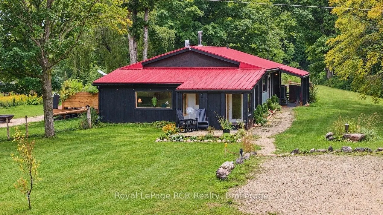 585216 Sideroad 10A