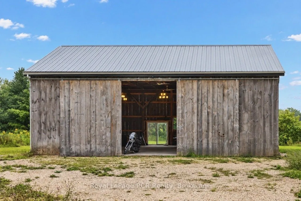585216 Sideroad 10A