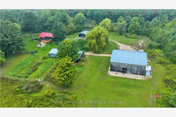 585216 Sideroad 10A