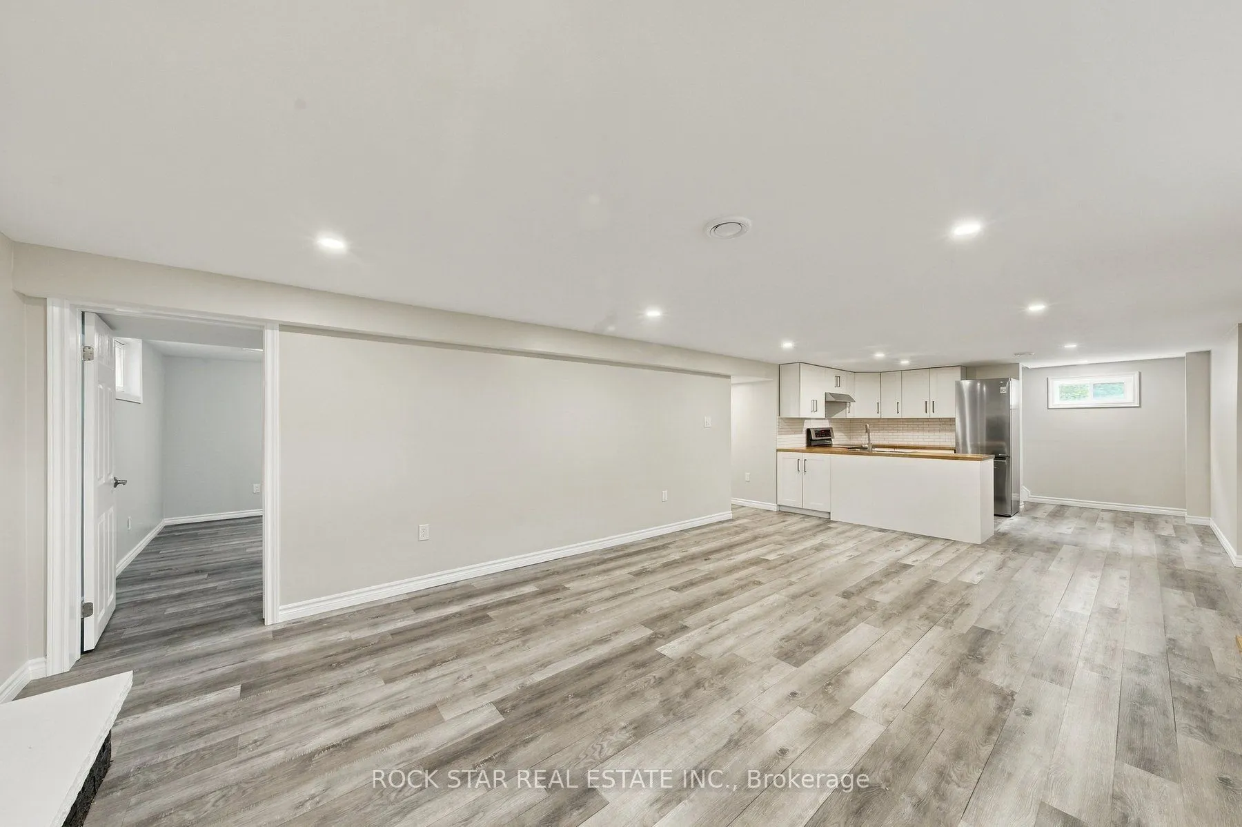 1052 Fennell Avenue E #LOWER