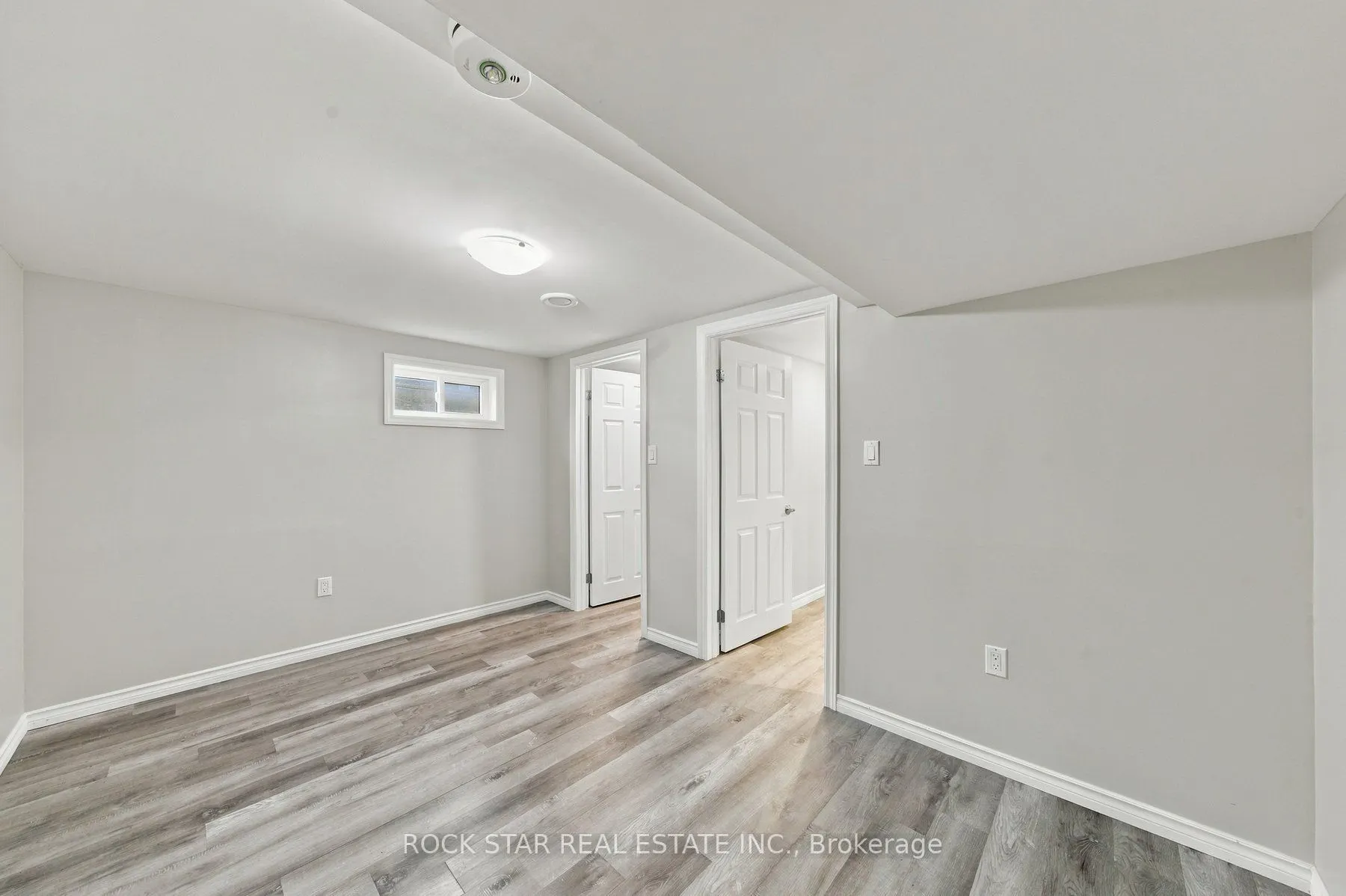1052 Fennell Avenue E #LOWER