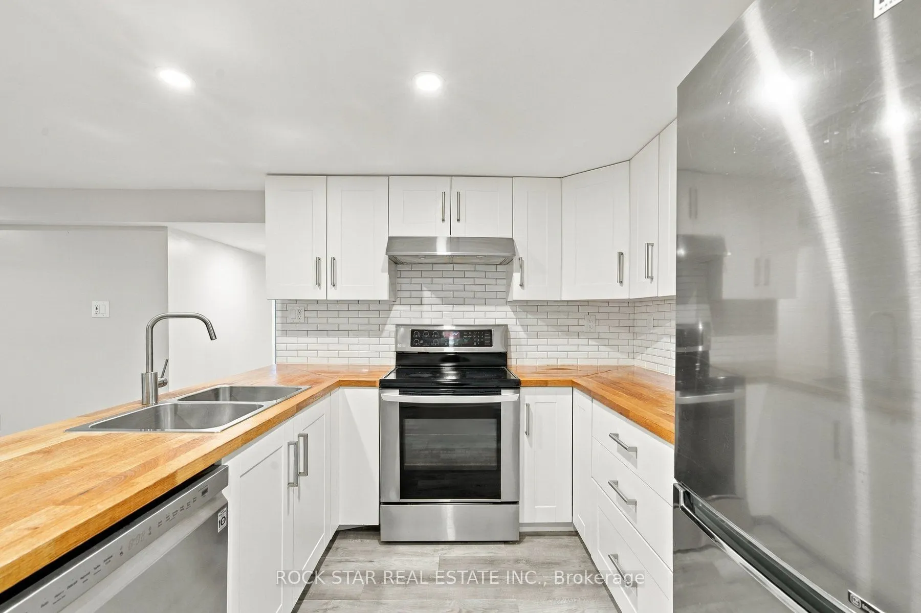 1052 Fennell Avenue E #LOWER