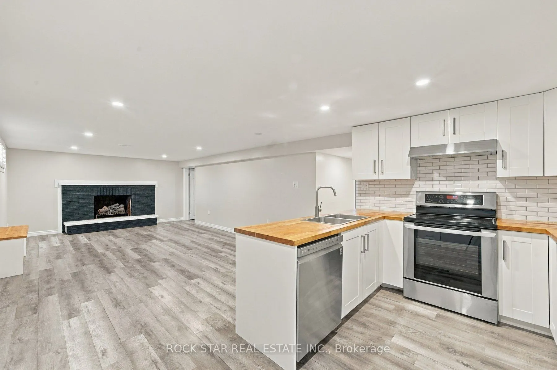 1052 Fennell Avenue E #LOWER