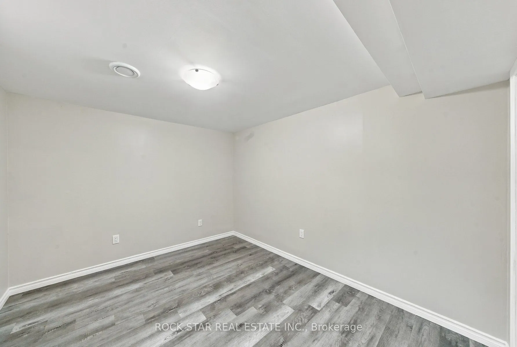 1052 Fennell Avenue E #LOWER