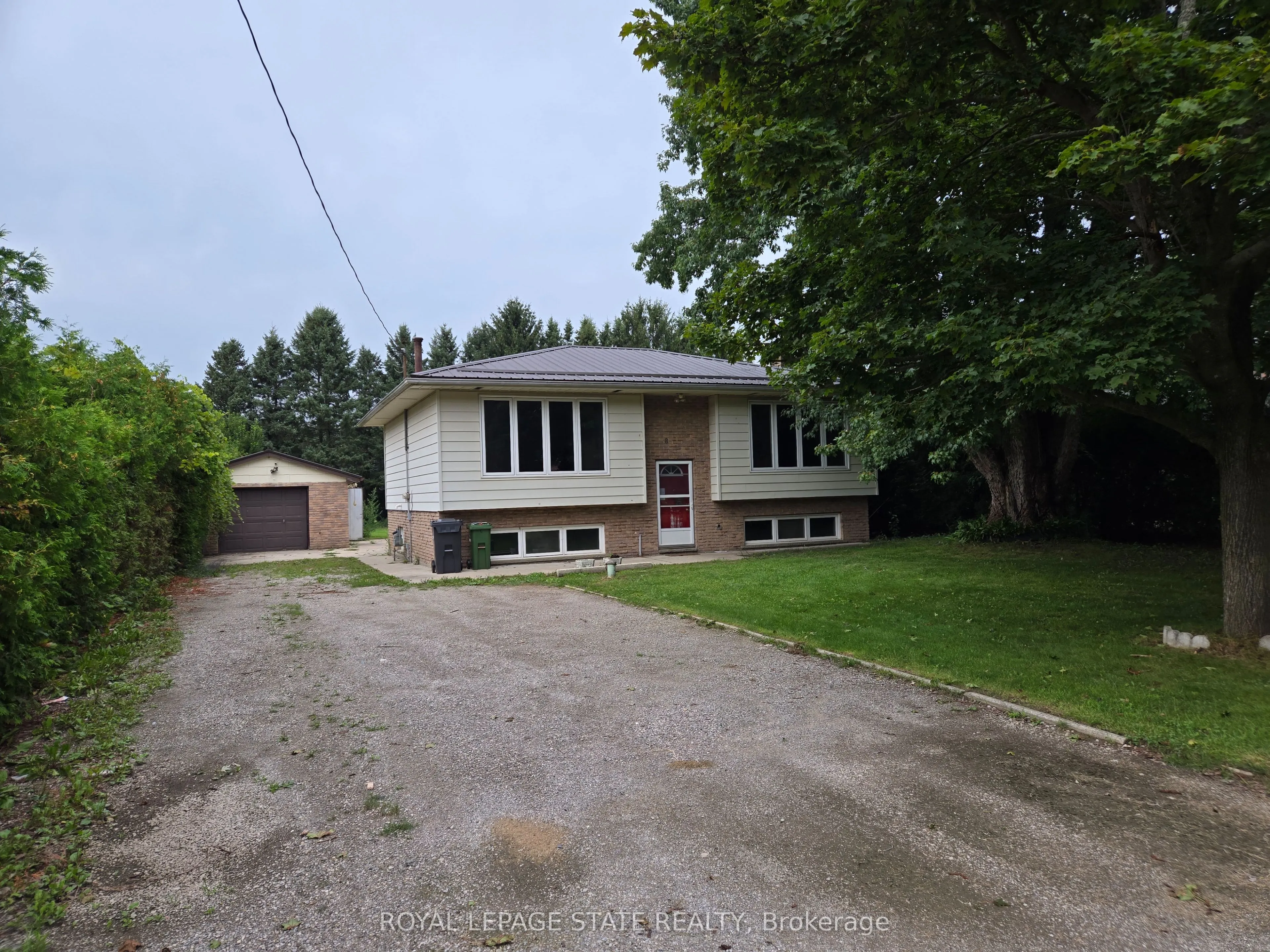 8 Lyndhurst Avenue