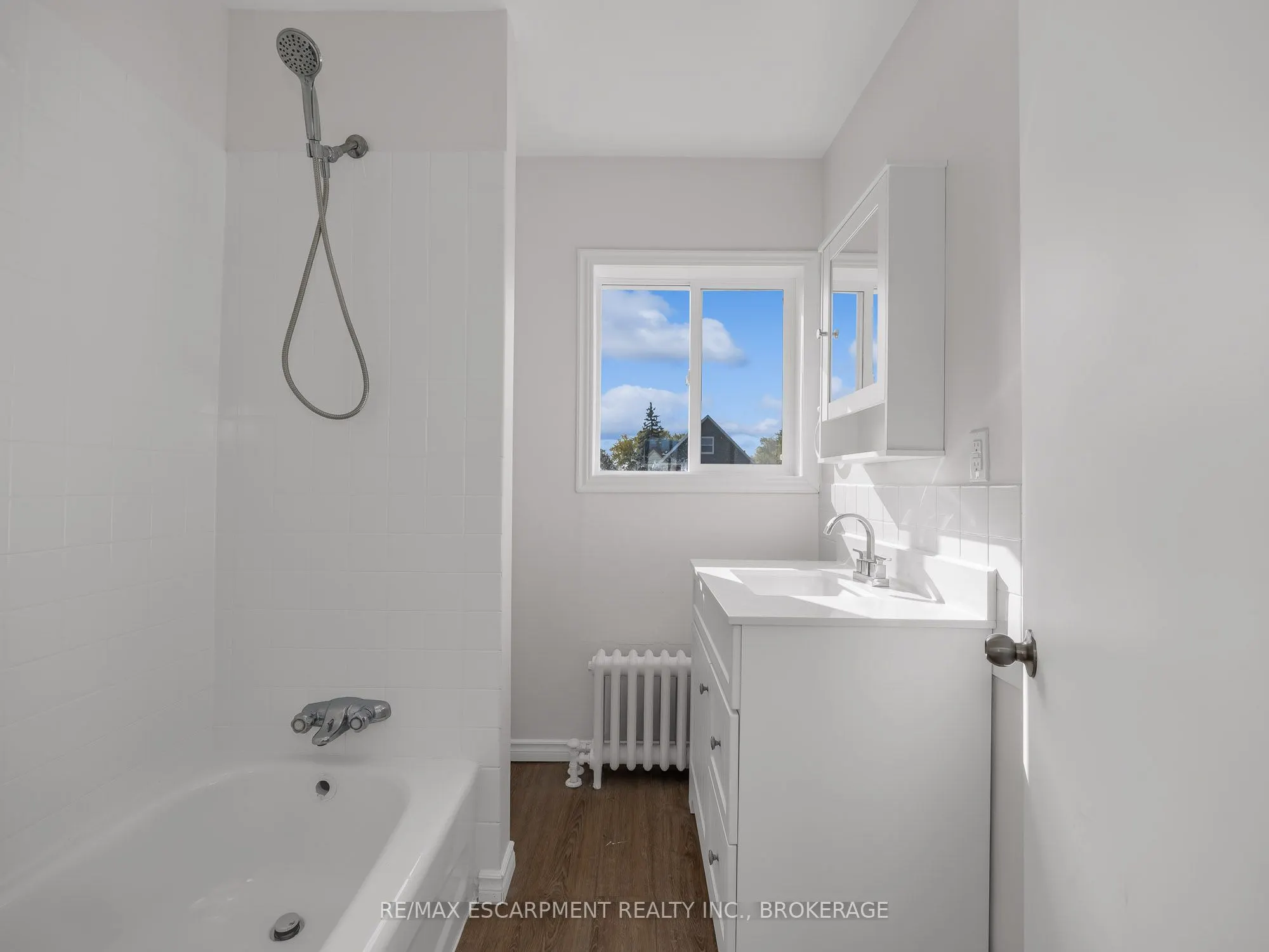 7 MAITLAND Street #UPPER