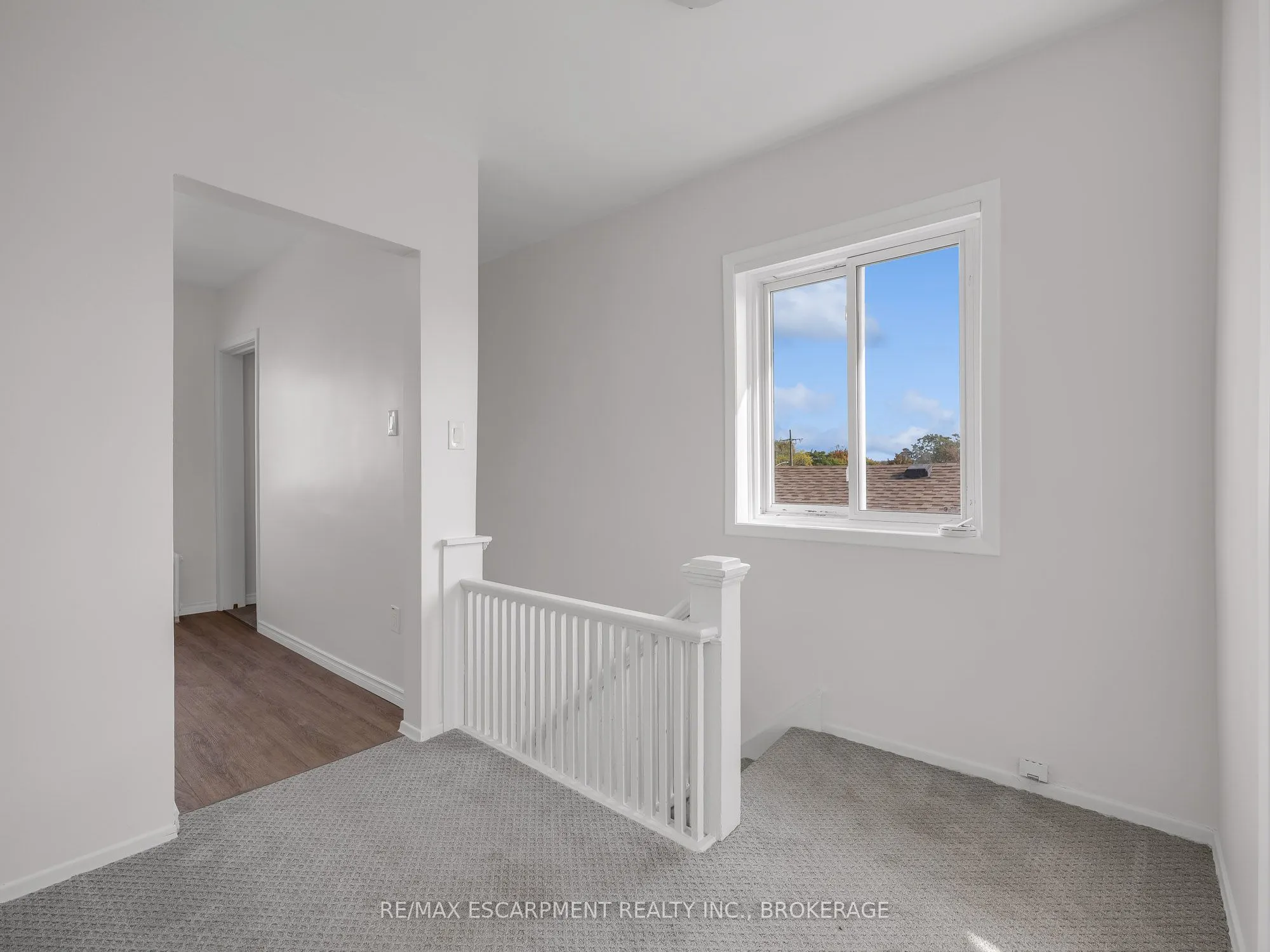 7 MAITLAND Street #UPPER