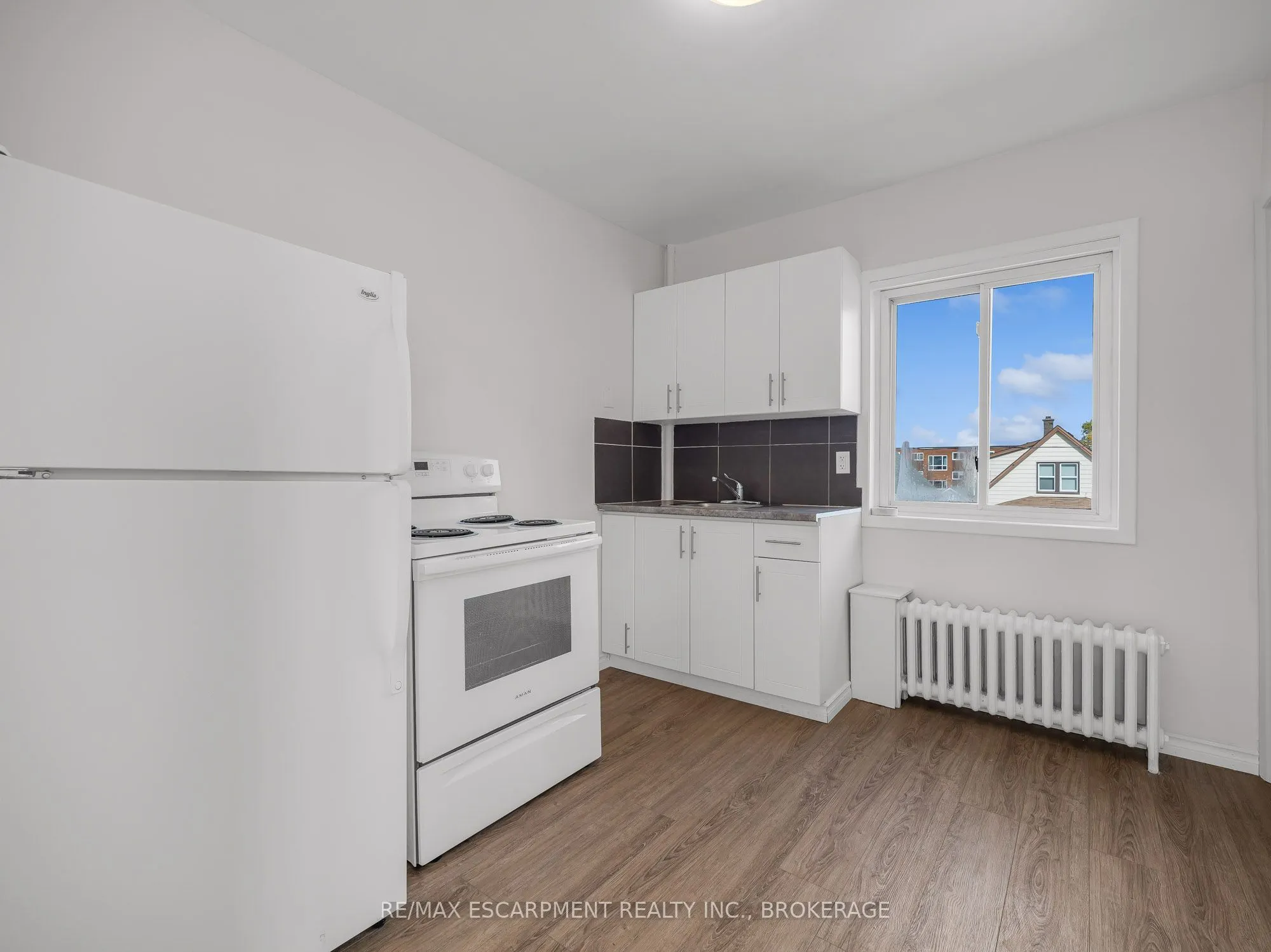 7 MAITLAND Street #UPPER