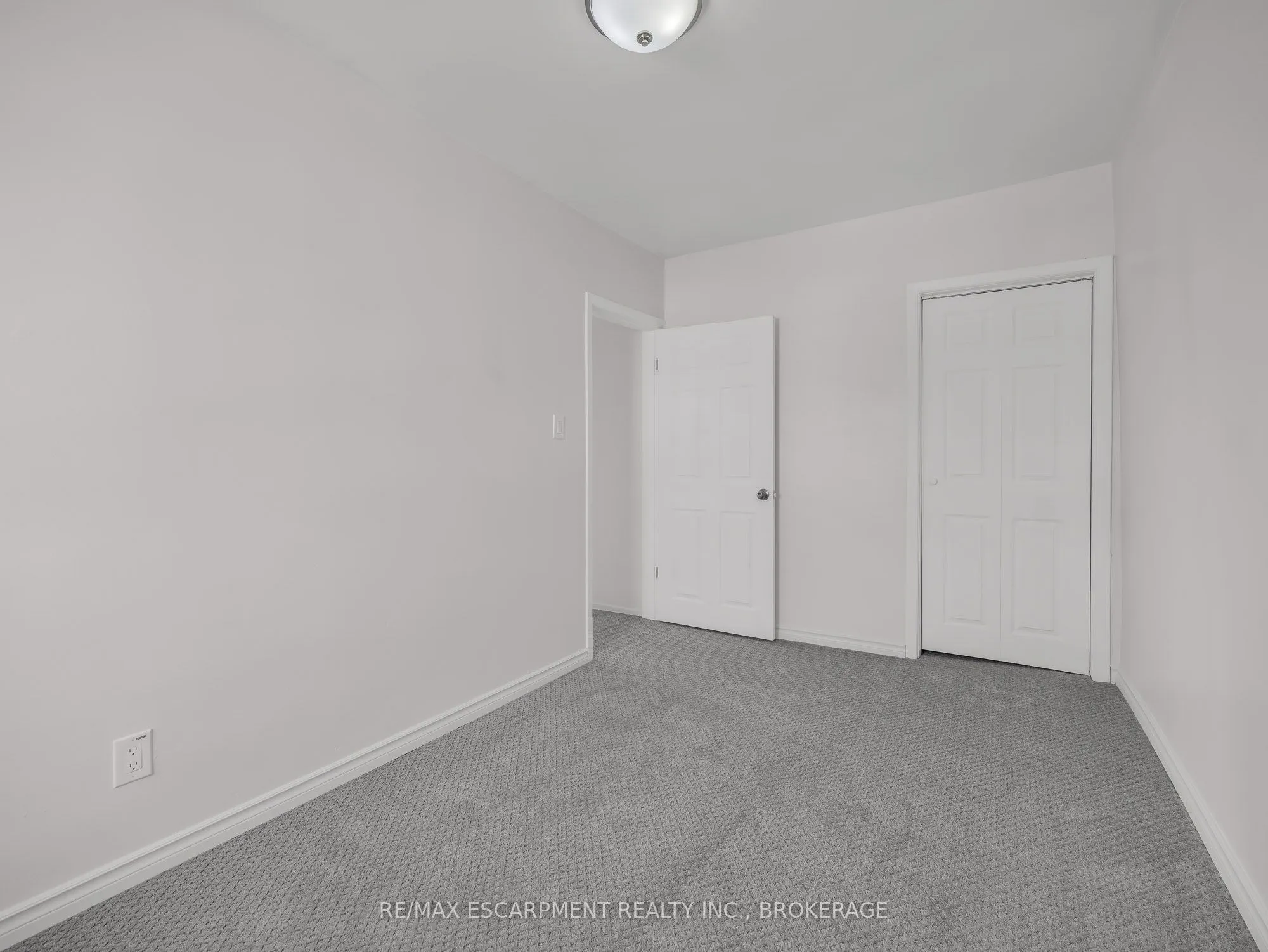 7 MAITLAND Street #UPPER