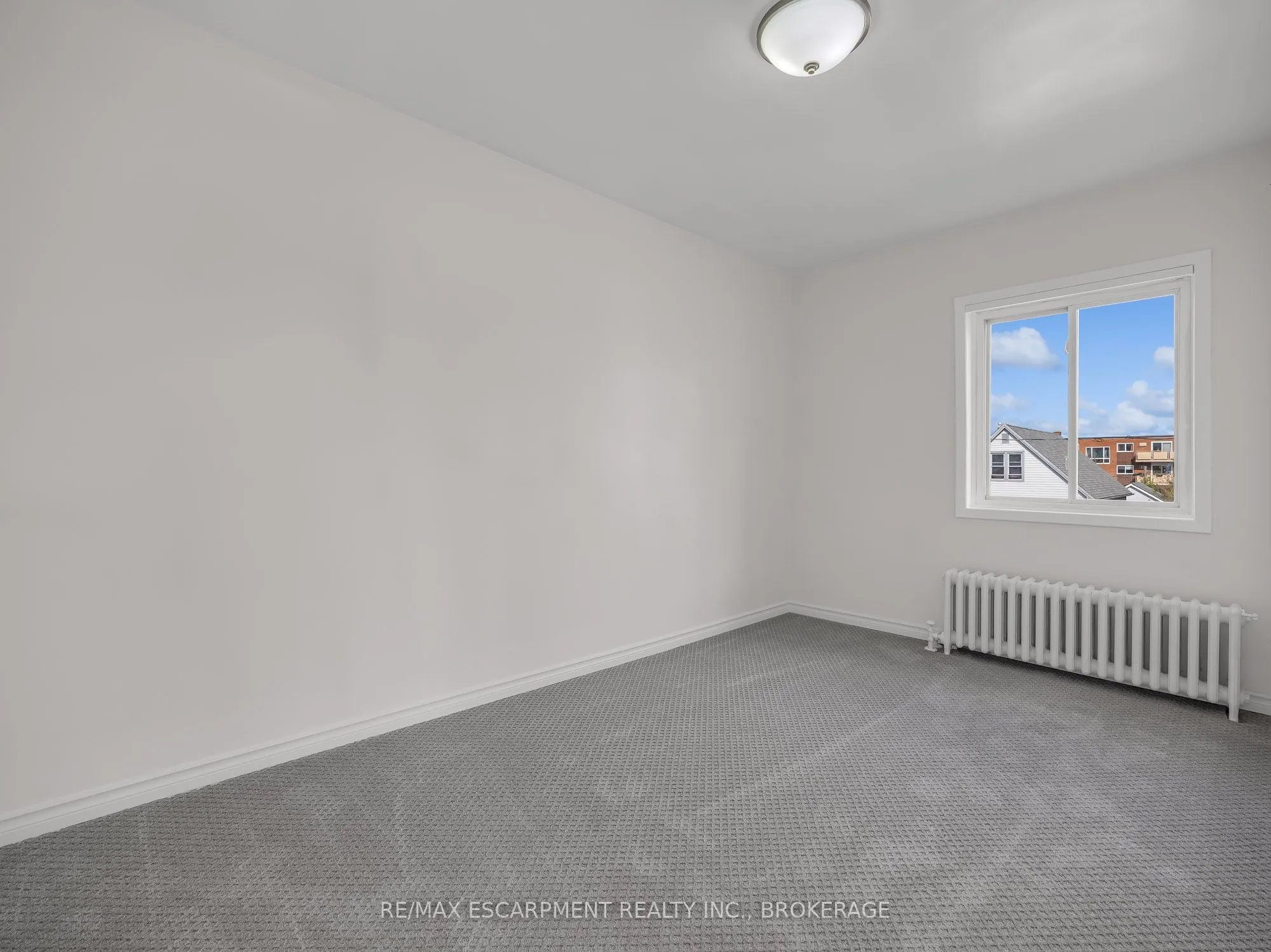 7 MAITLAND Street #UPPER