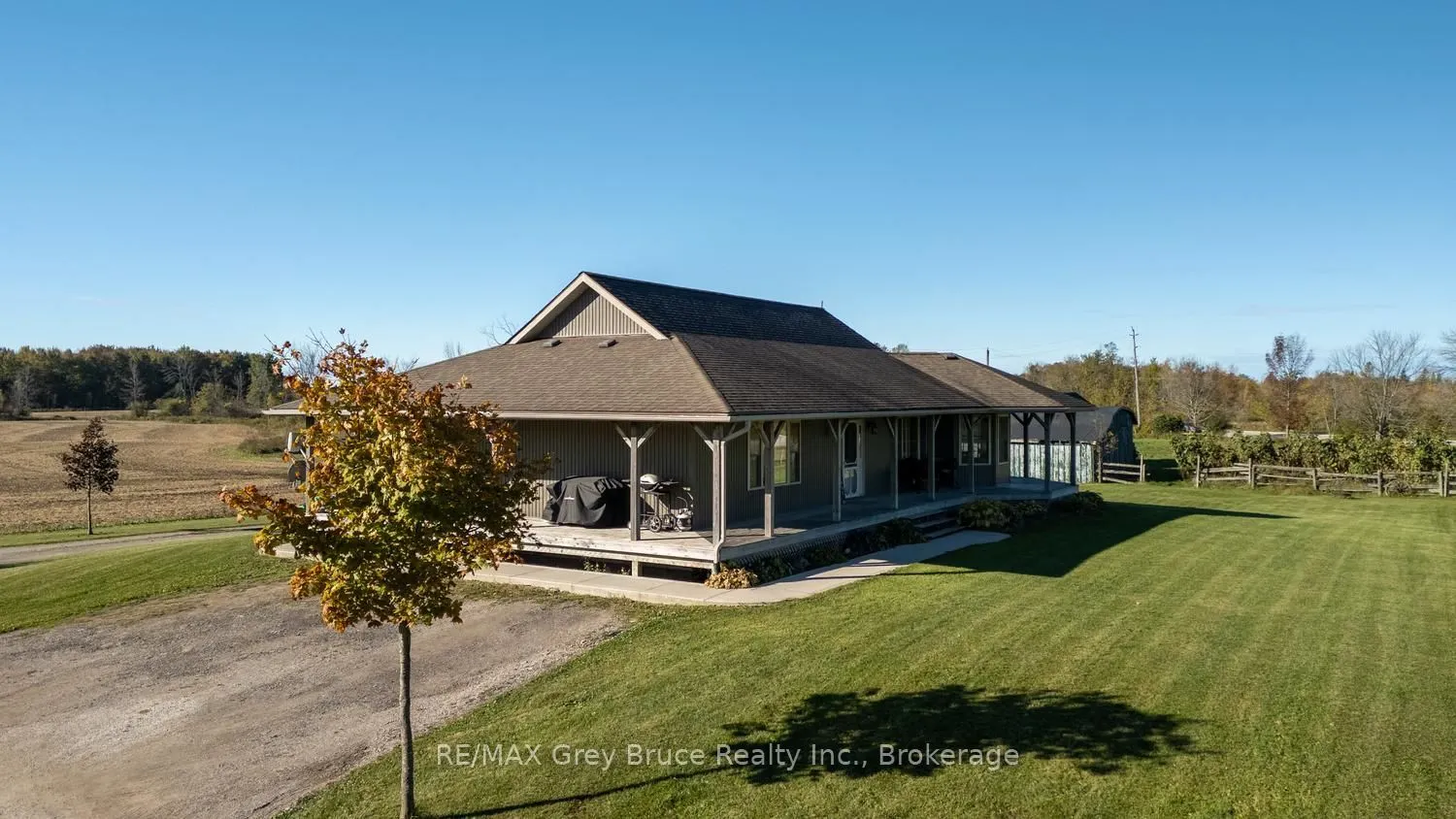 402622 Grey 17 Road