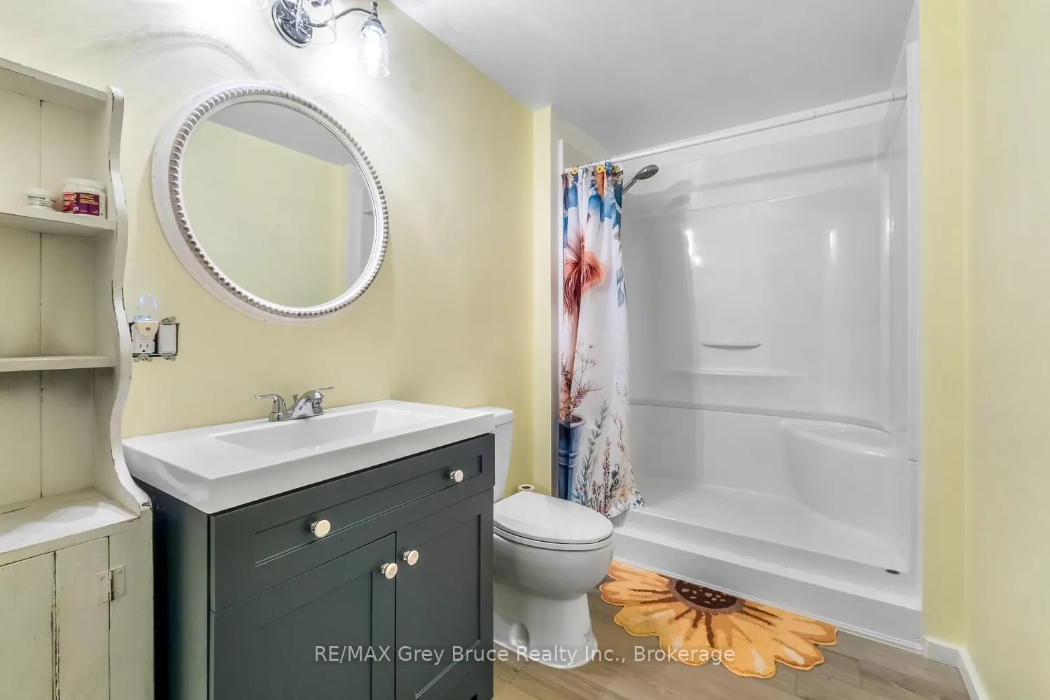 402622 Grey 17 Road