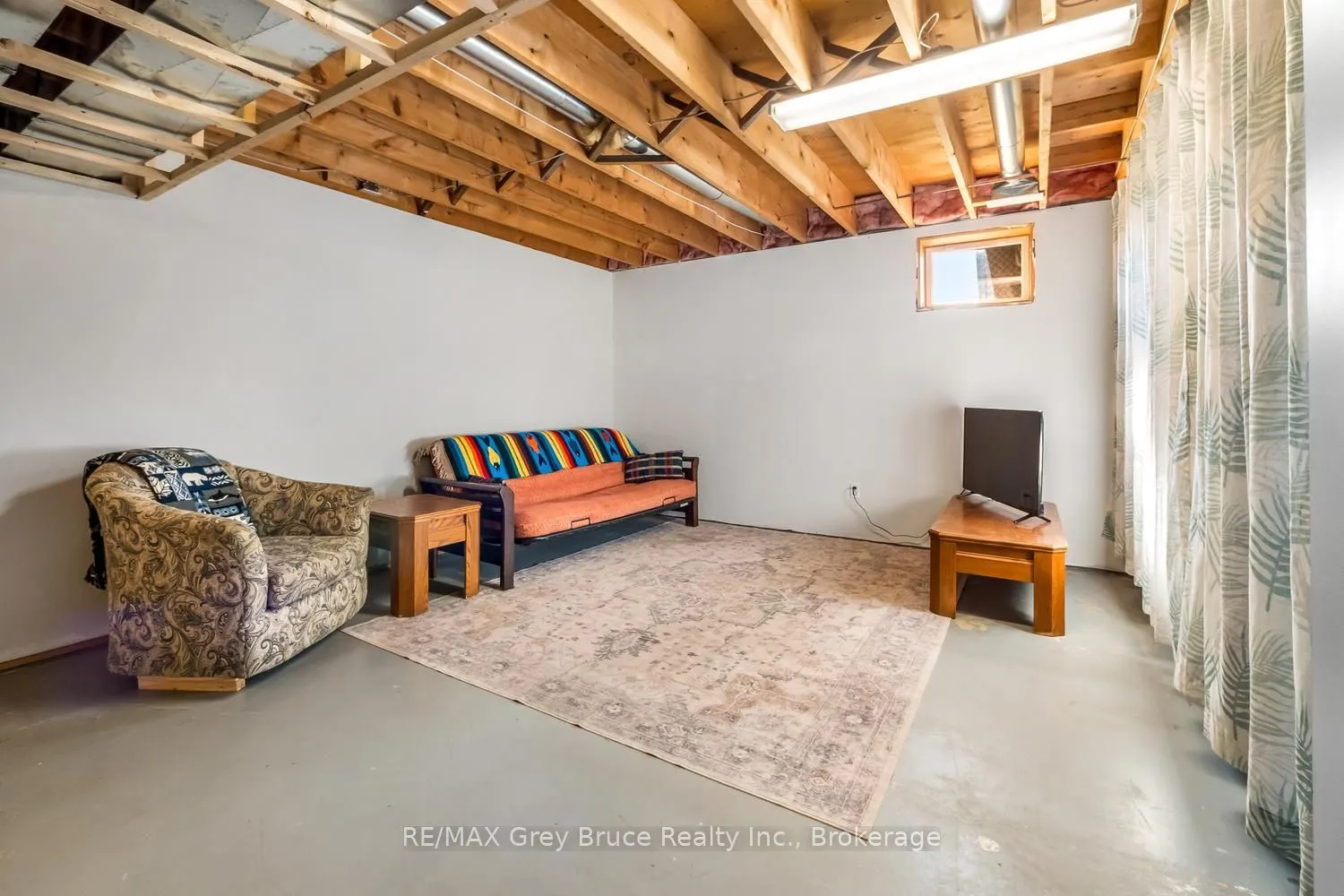 402622 Grey 17 Road