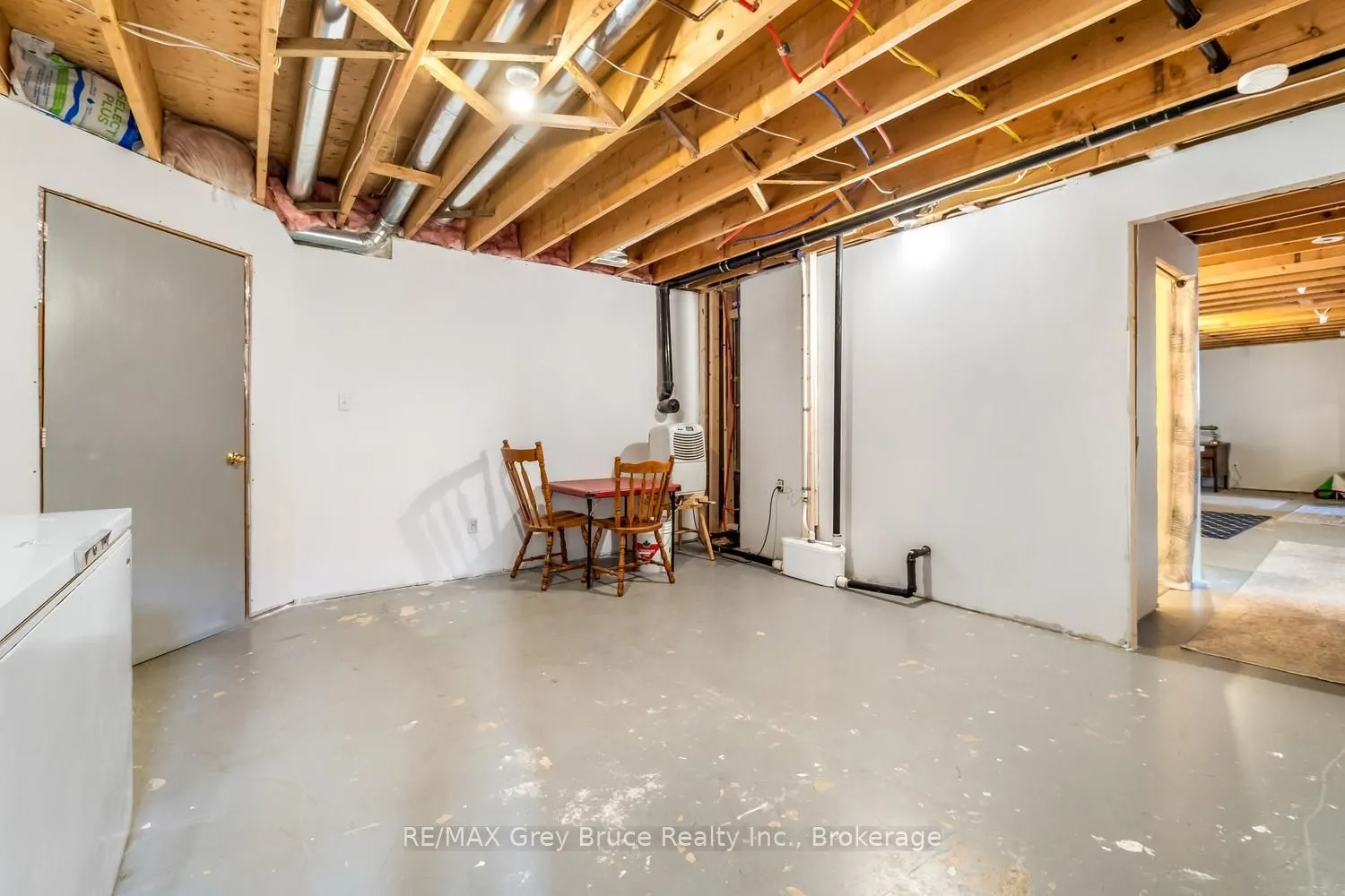 402622 Grey 17 Road