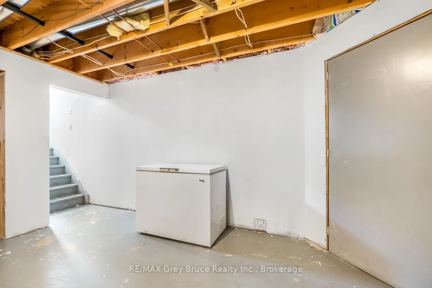 402622 Grey 17 Road