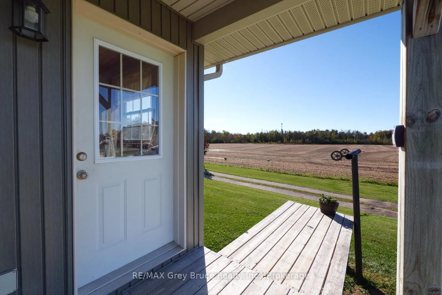 402622 Grey 17 Road
