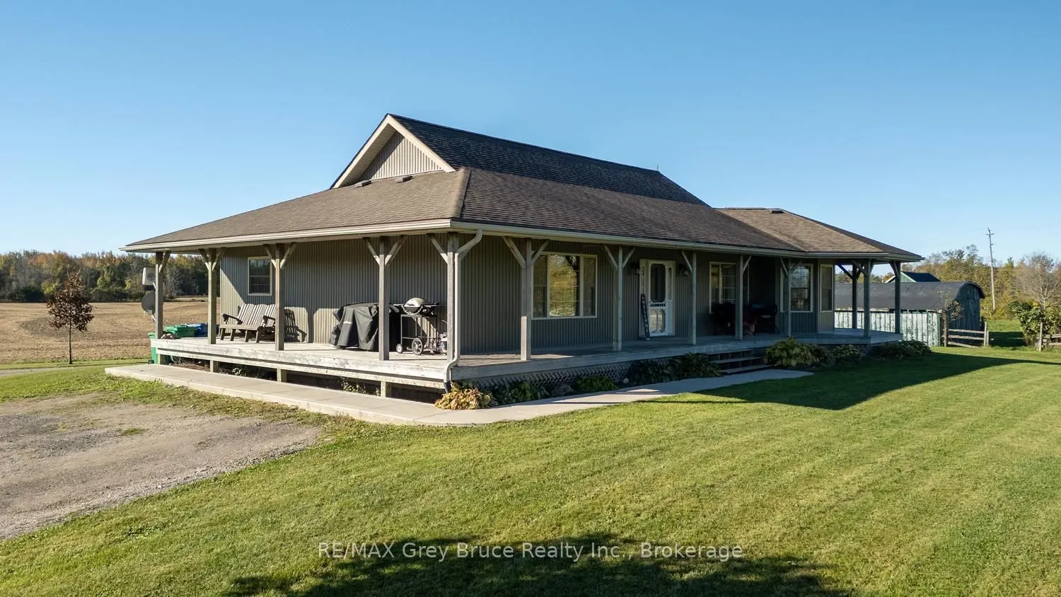 402622 Grey 17 Road