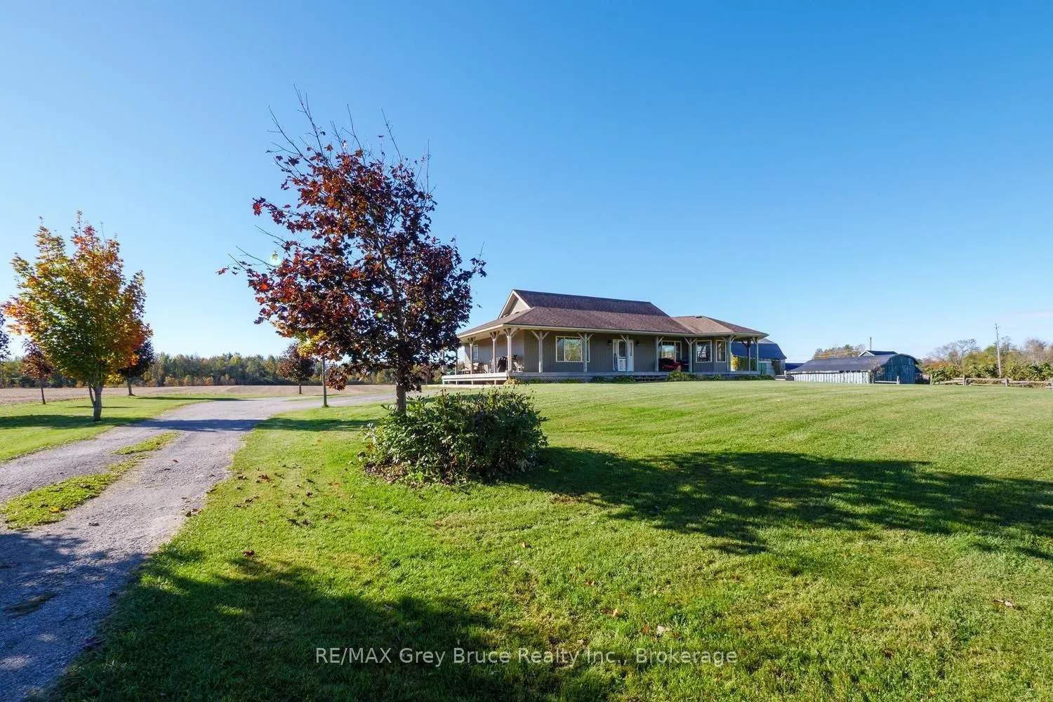 402622 Grey 17 Road