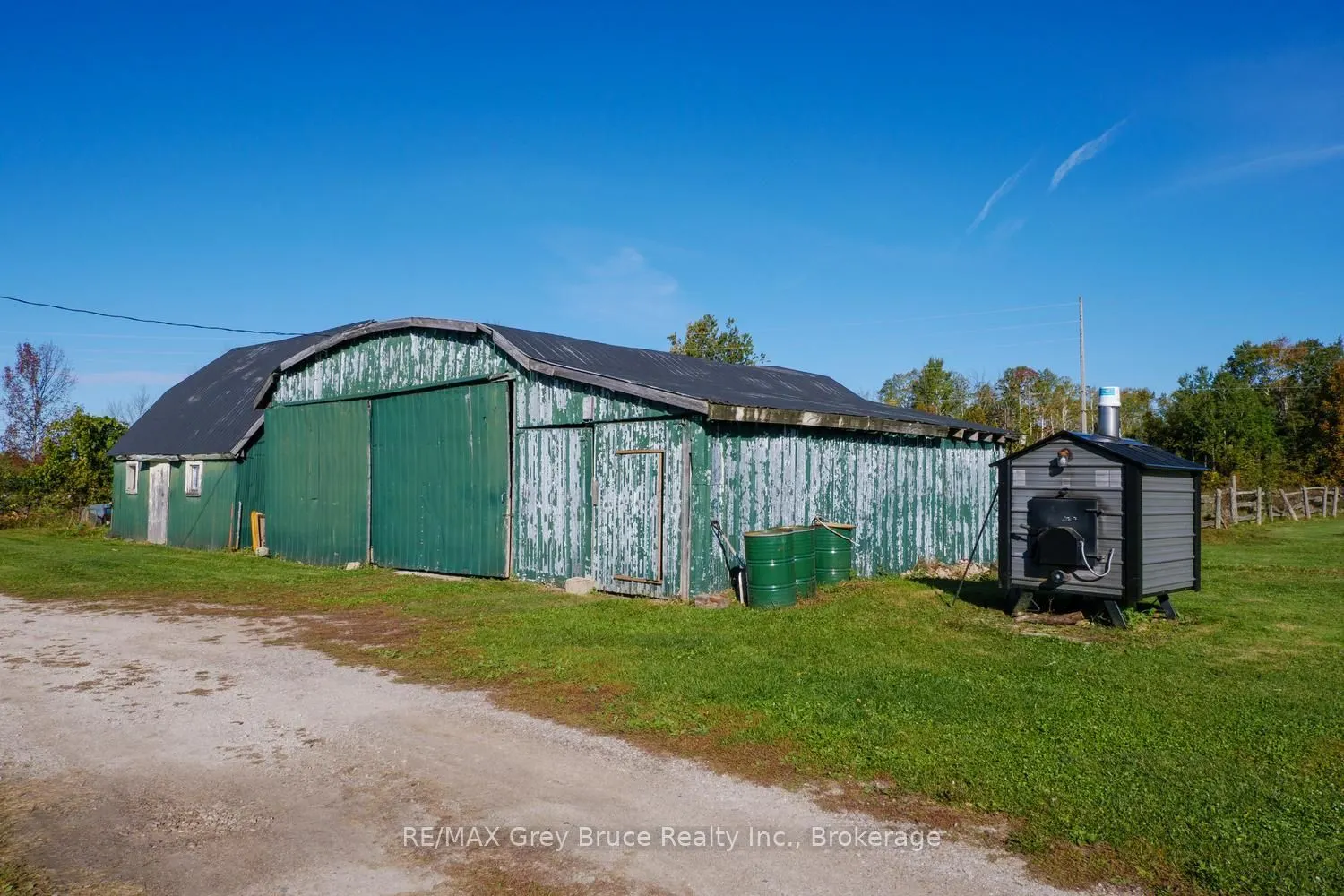 402622 Grey 17 Road