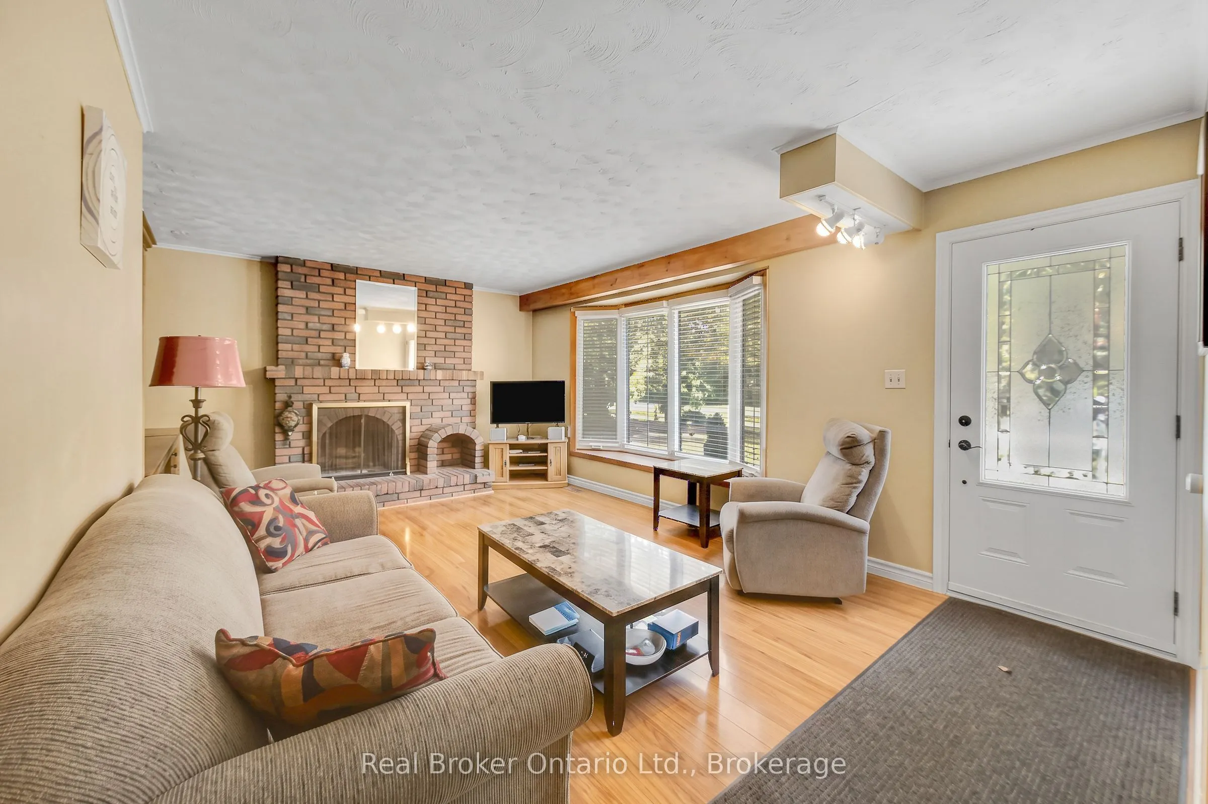 4143 Glancaster Road