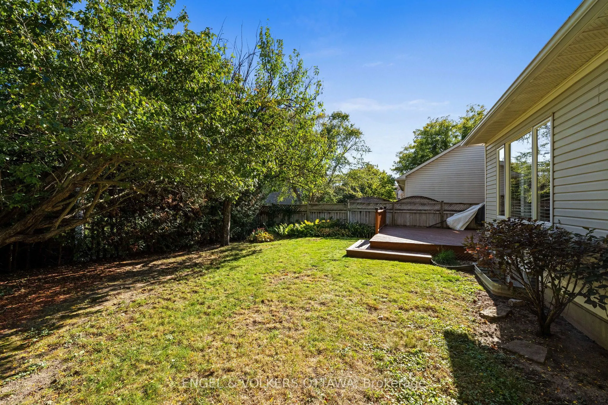 4 Burnstead Crescent