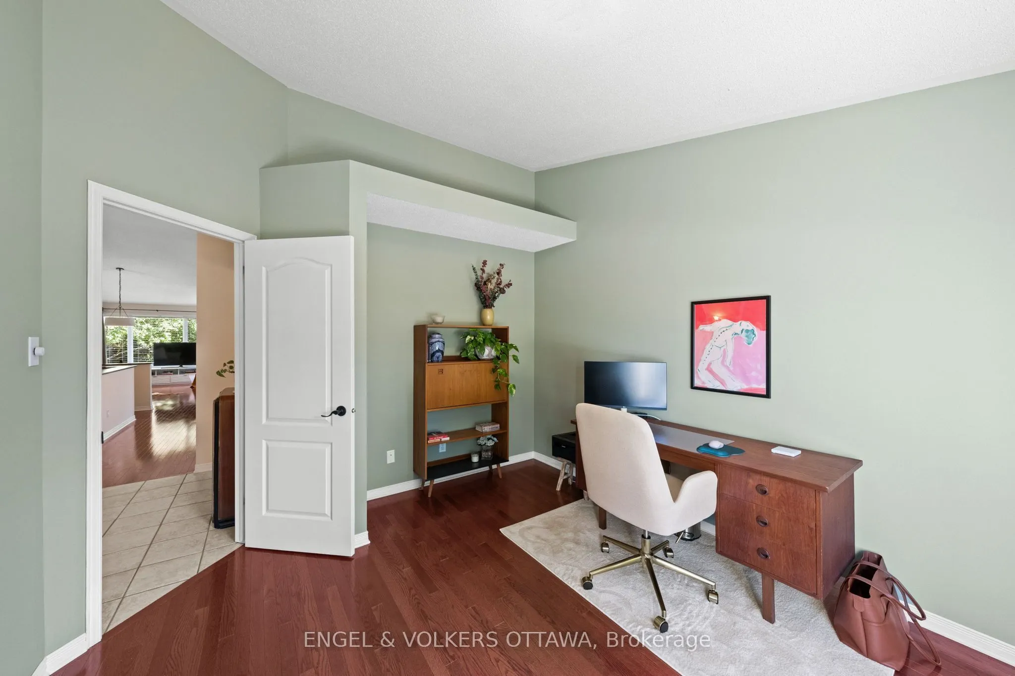 4 Burnstead Crescent