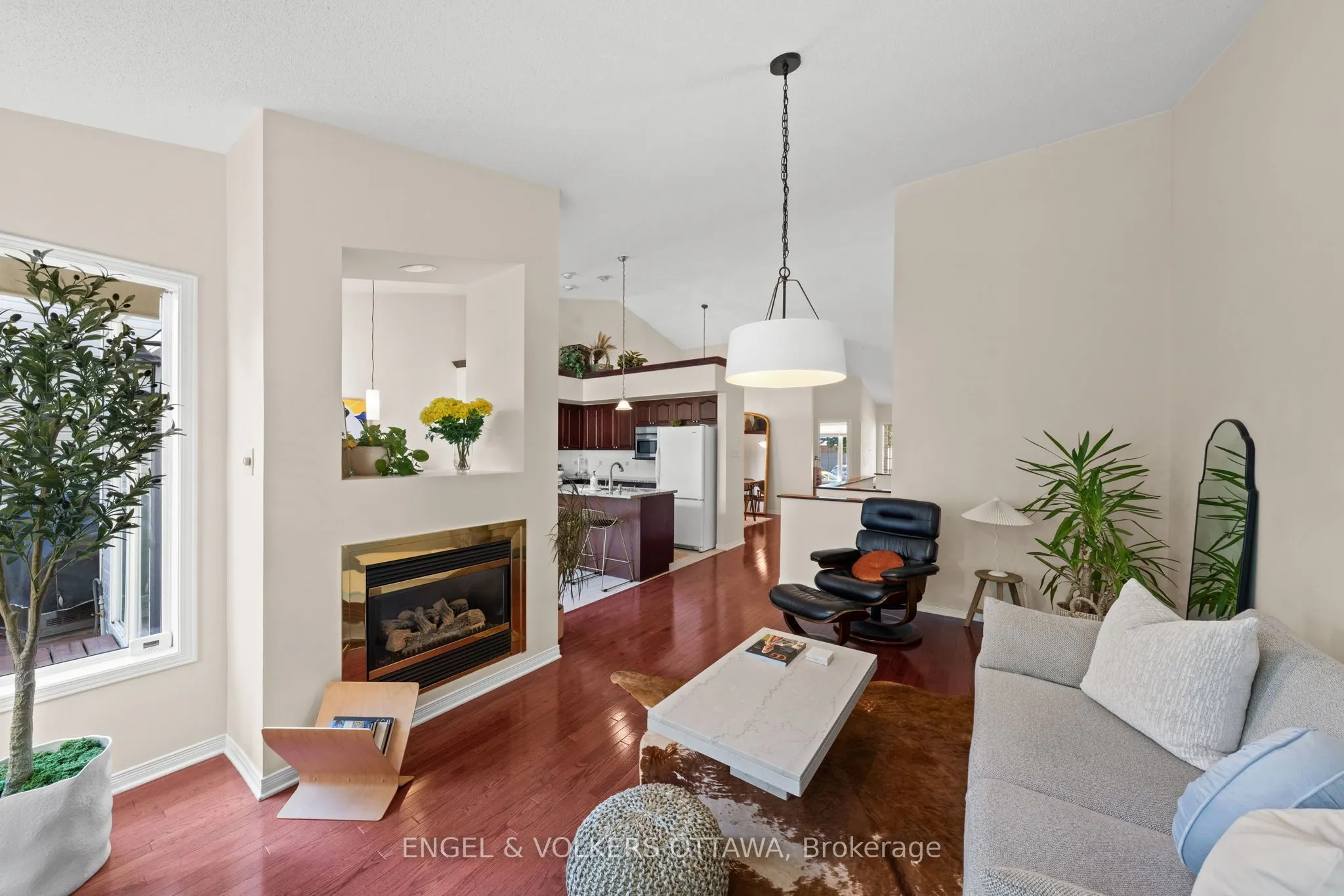 4 Burnstead Crescent