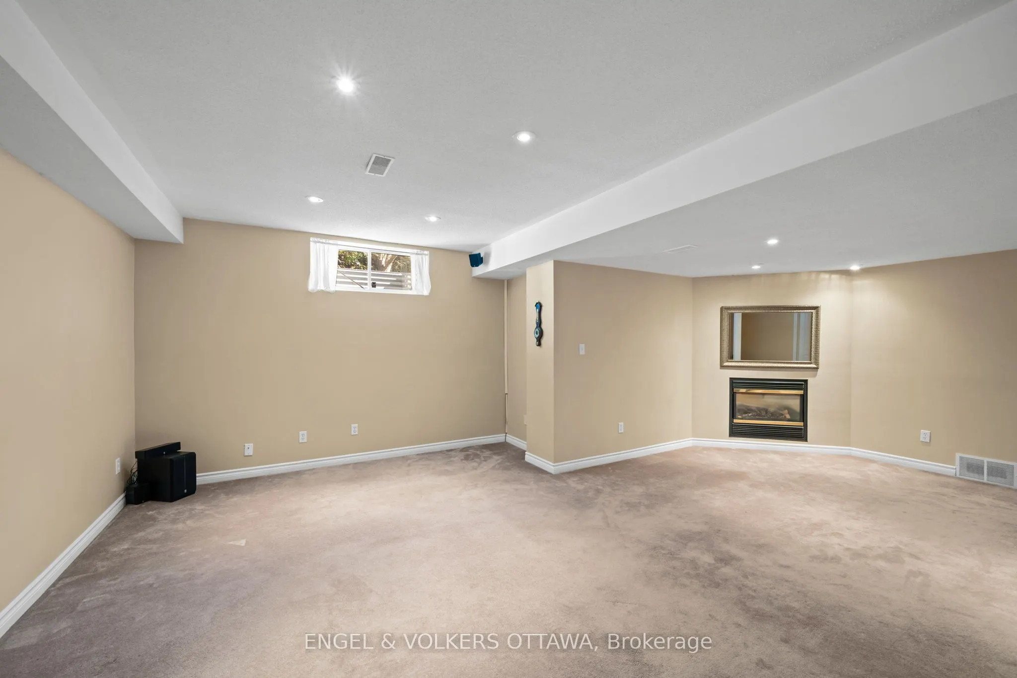 4 Burnstead Crescent