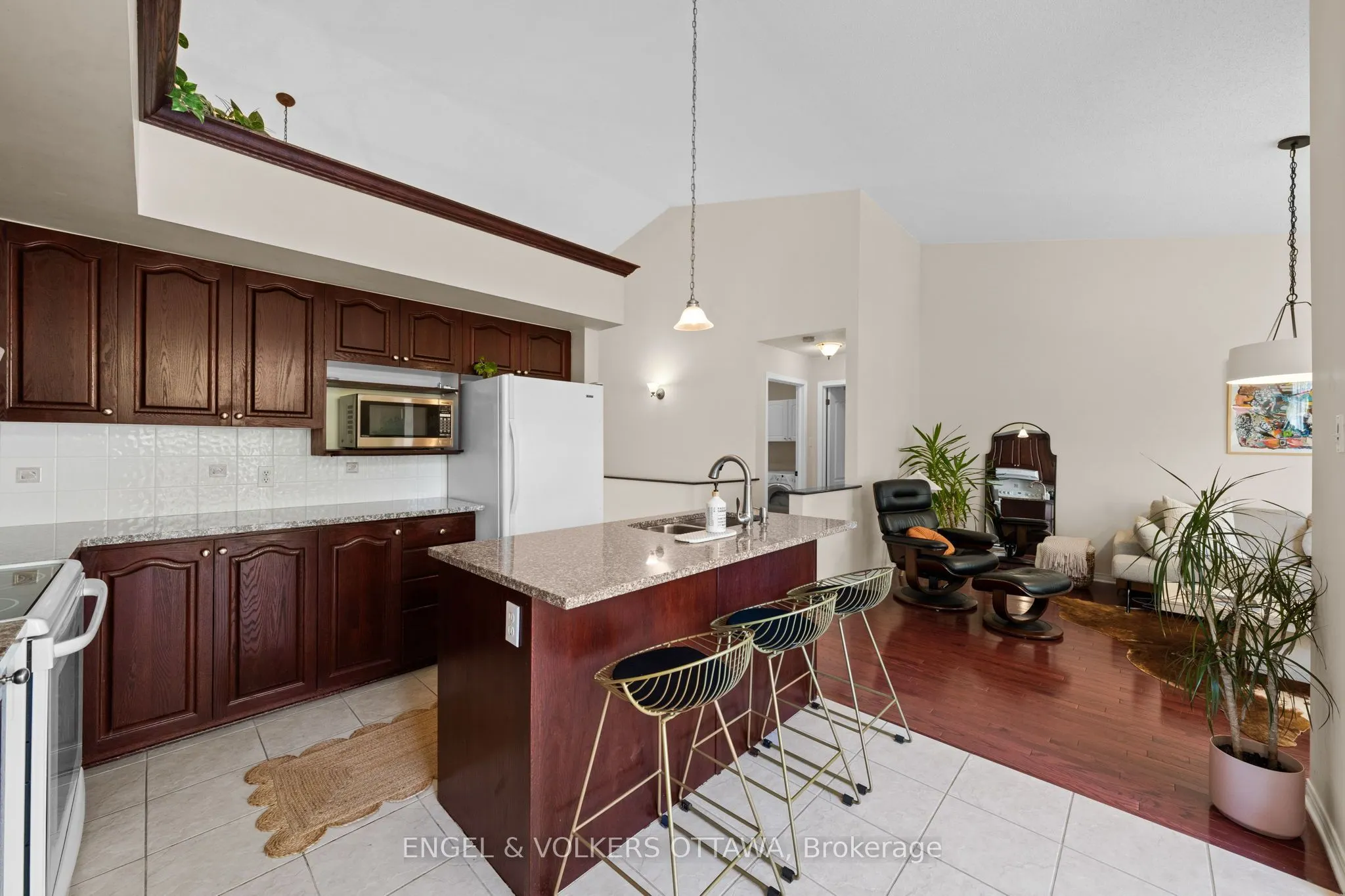 4 Burnstead Crescent