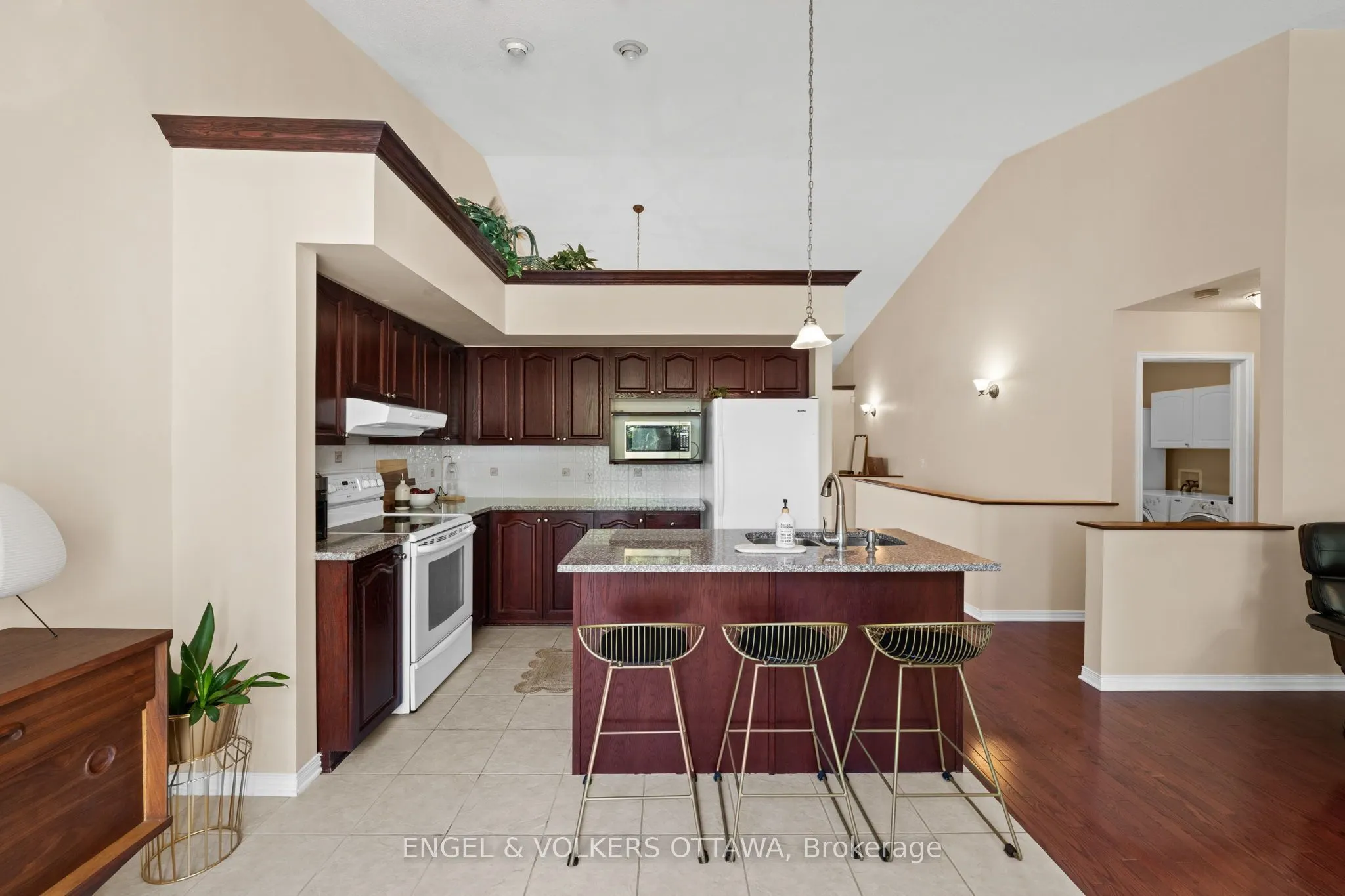 4 Burnstead Crescent