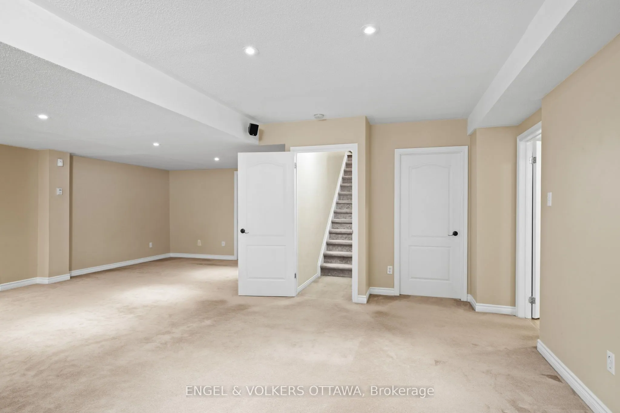 4 Burnstead Crescent