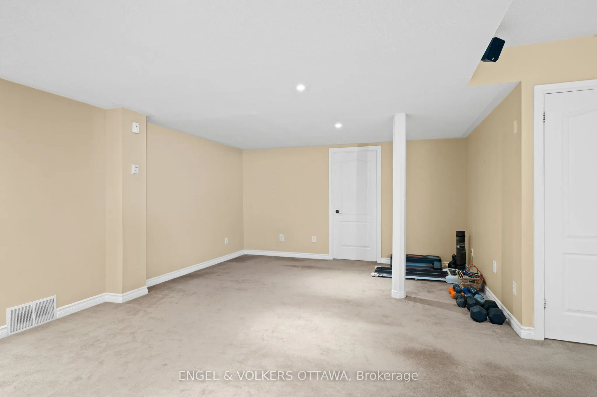 4 Burnstead Crescent
