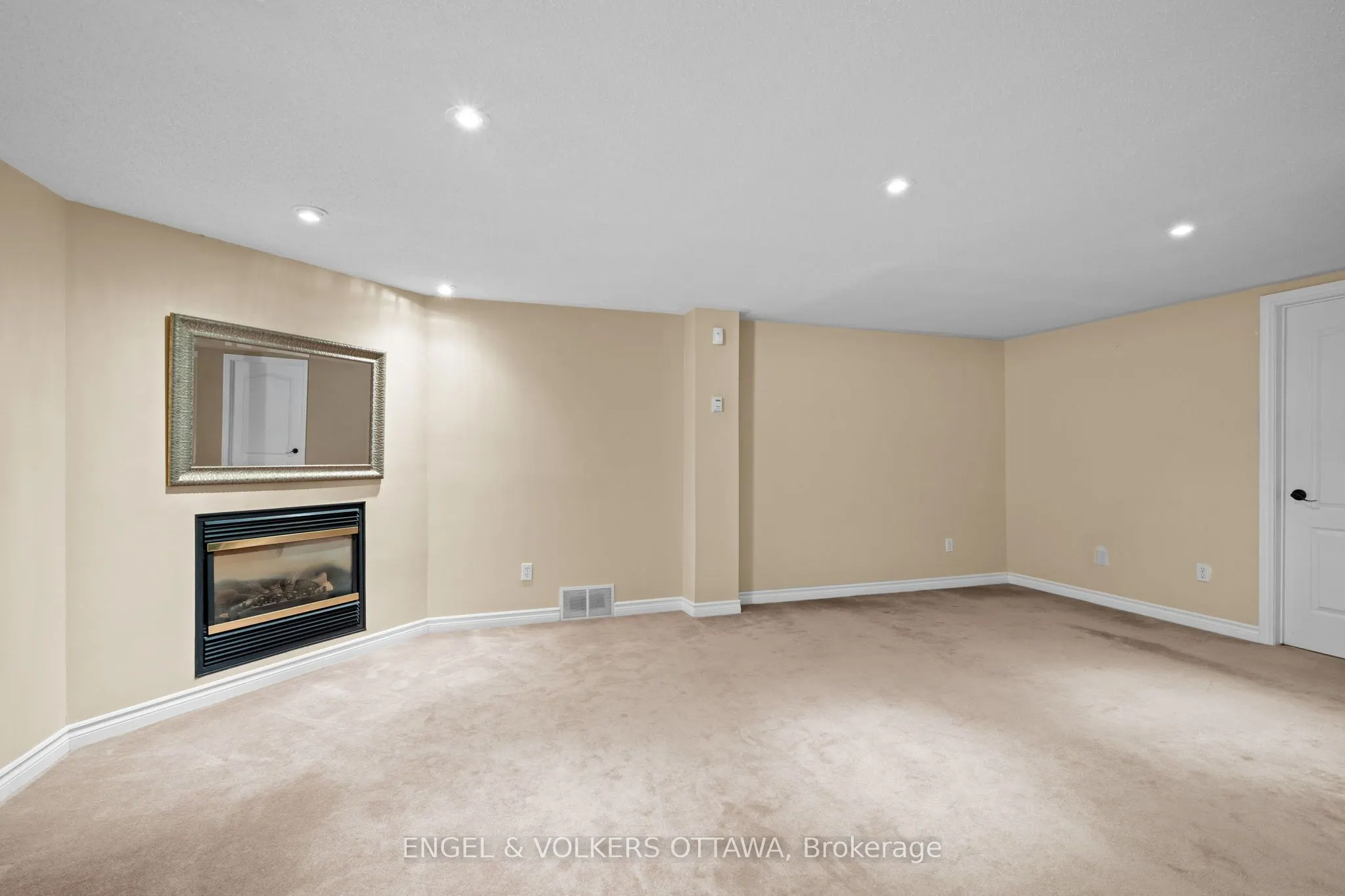 4 Burnstead Crescent