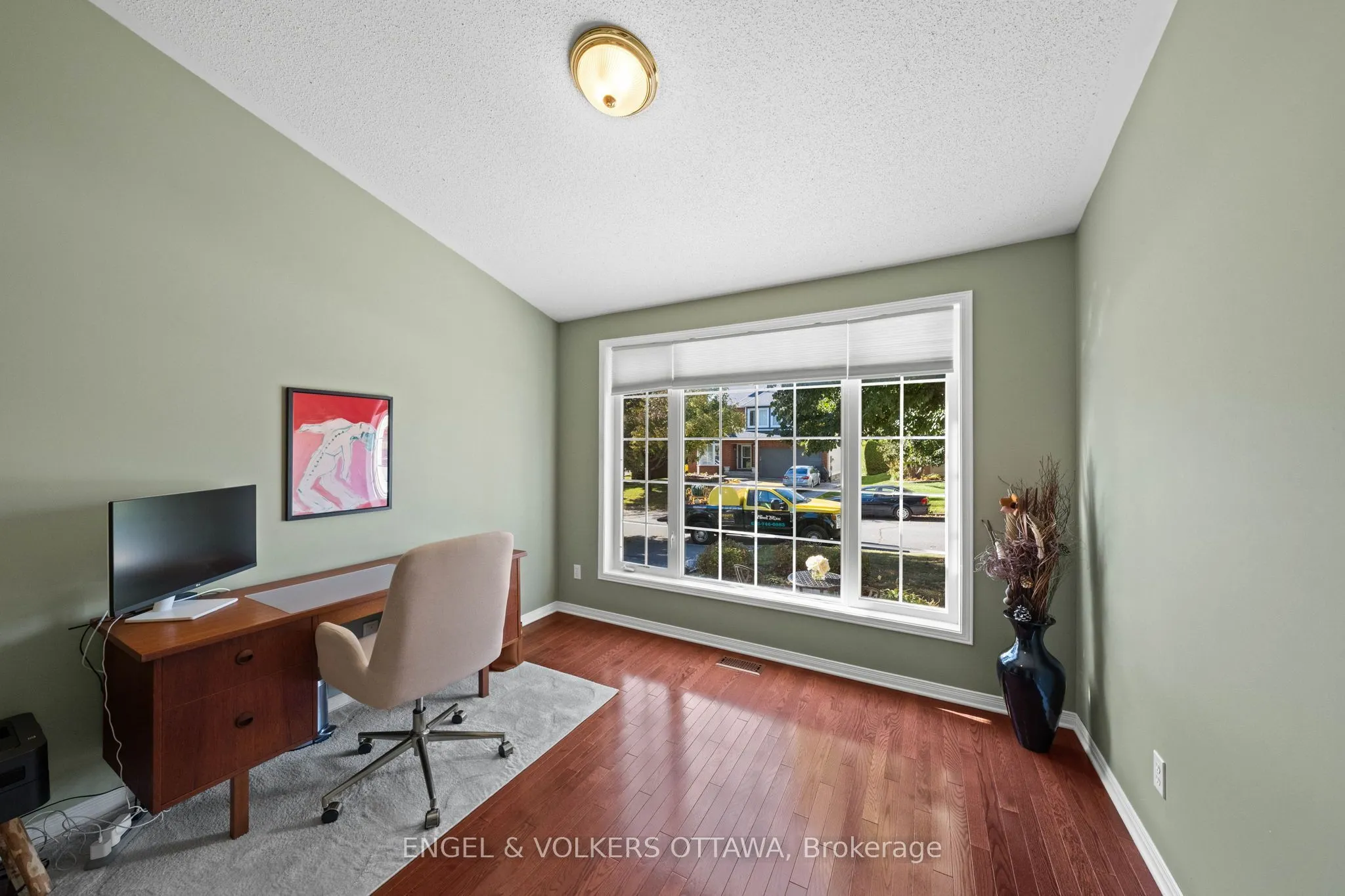 4 Burnstead Crescent