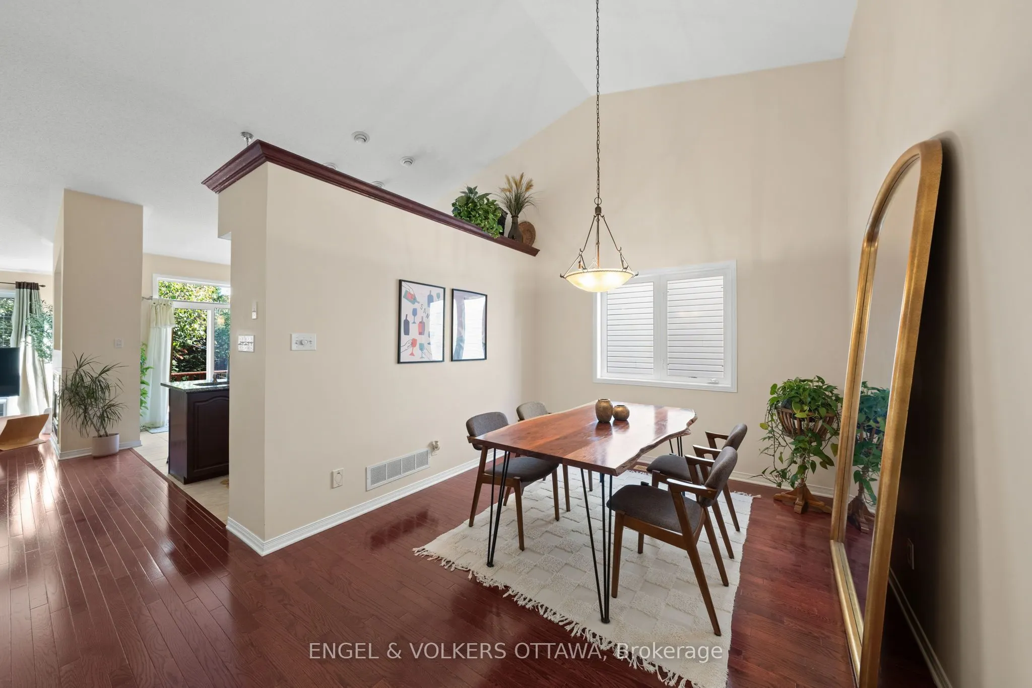 4 Burnstead Crescent