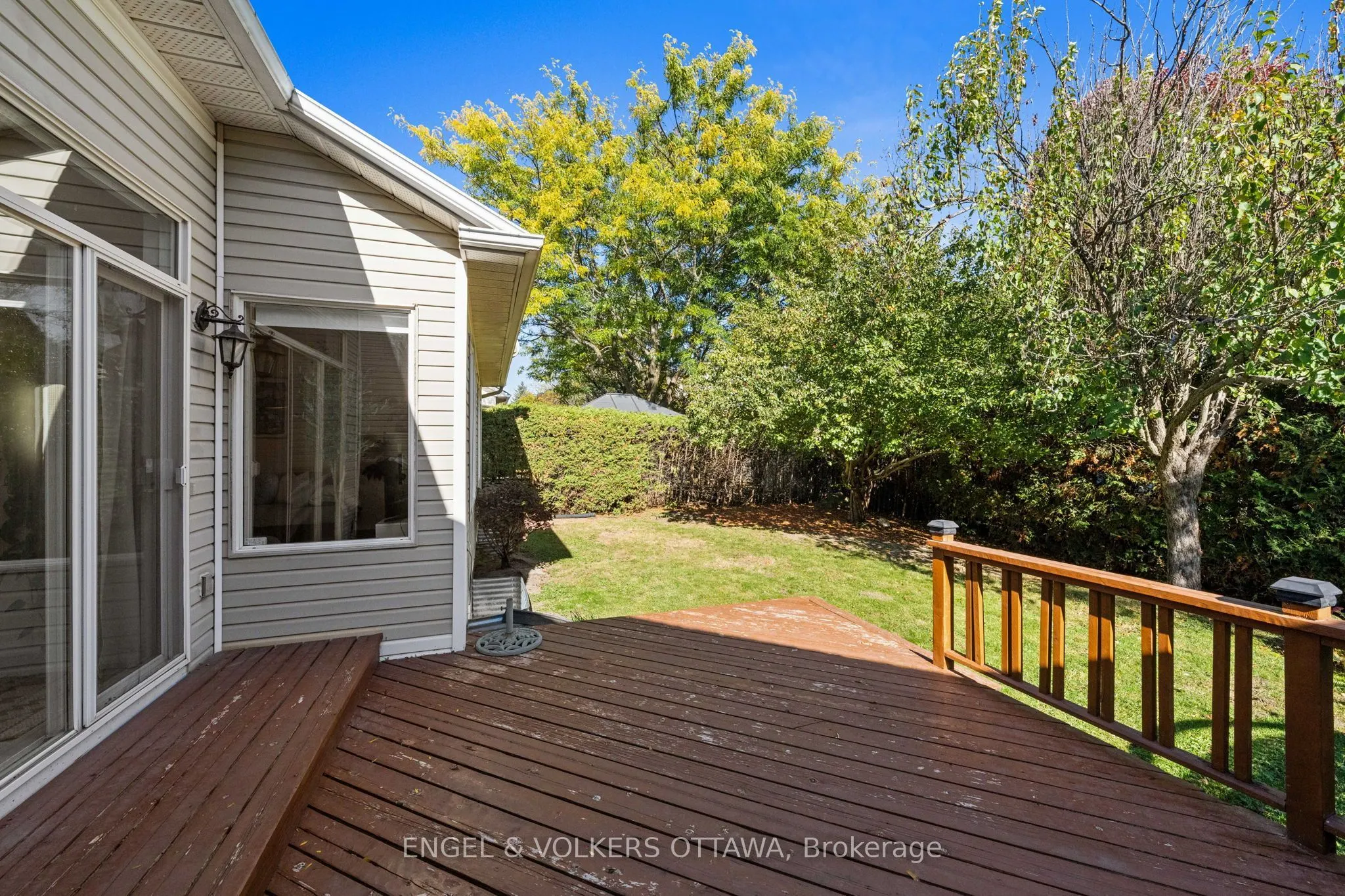4 Burnstead Crescent